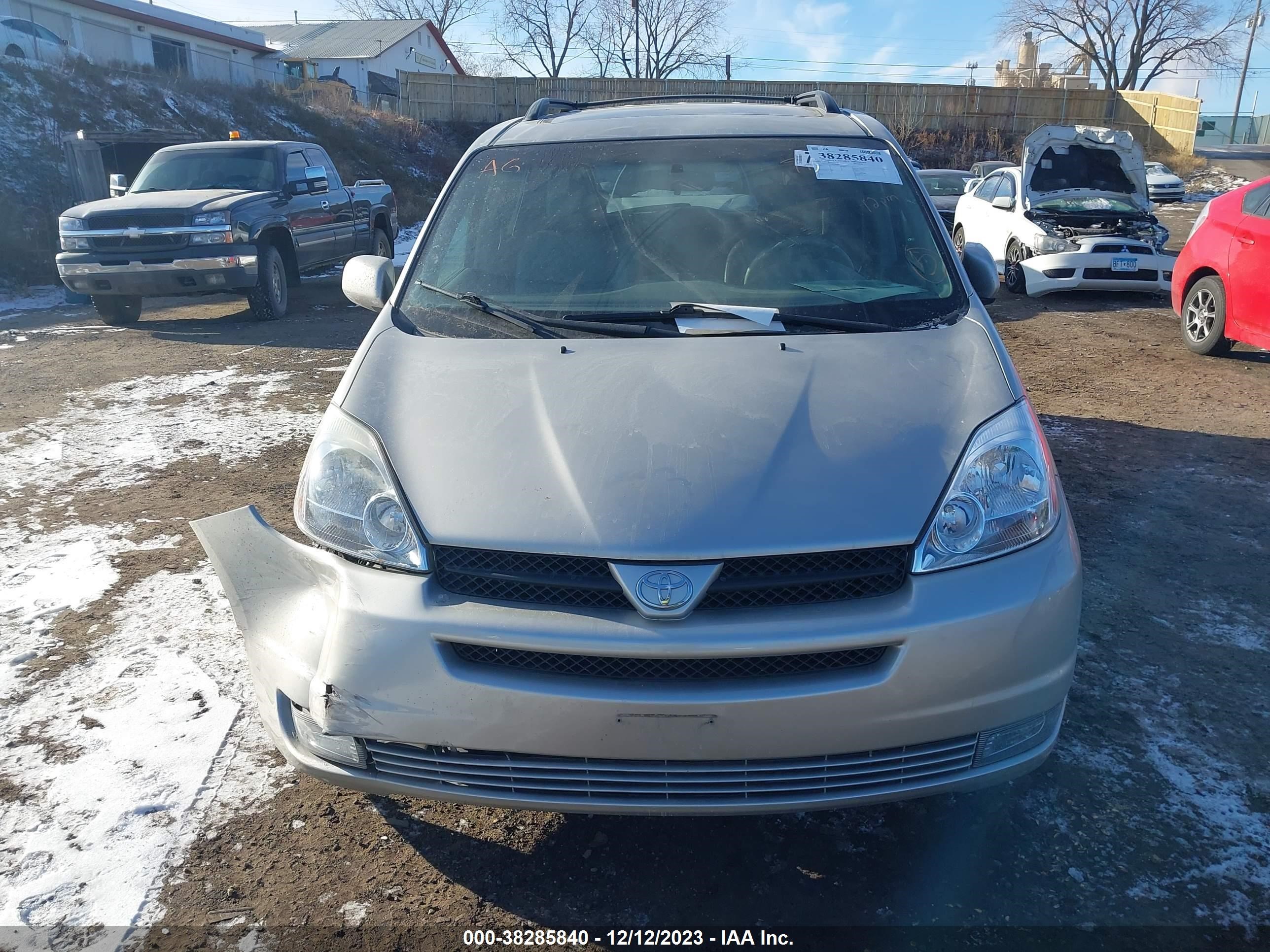 Photo 11 VIN: 5TDZA22C84S158936 - TOYOTA SIENNA 