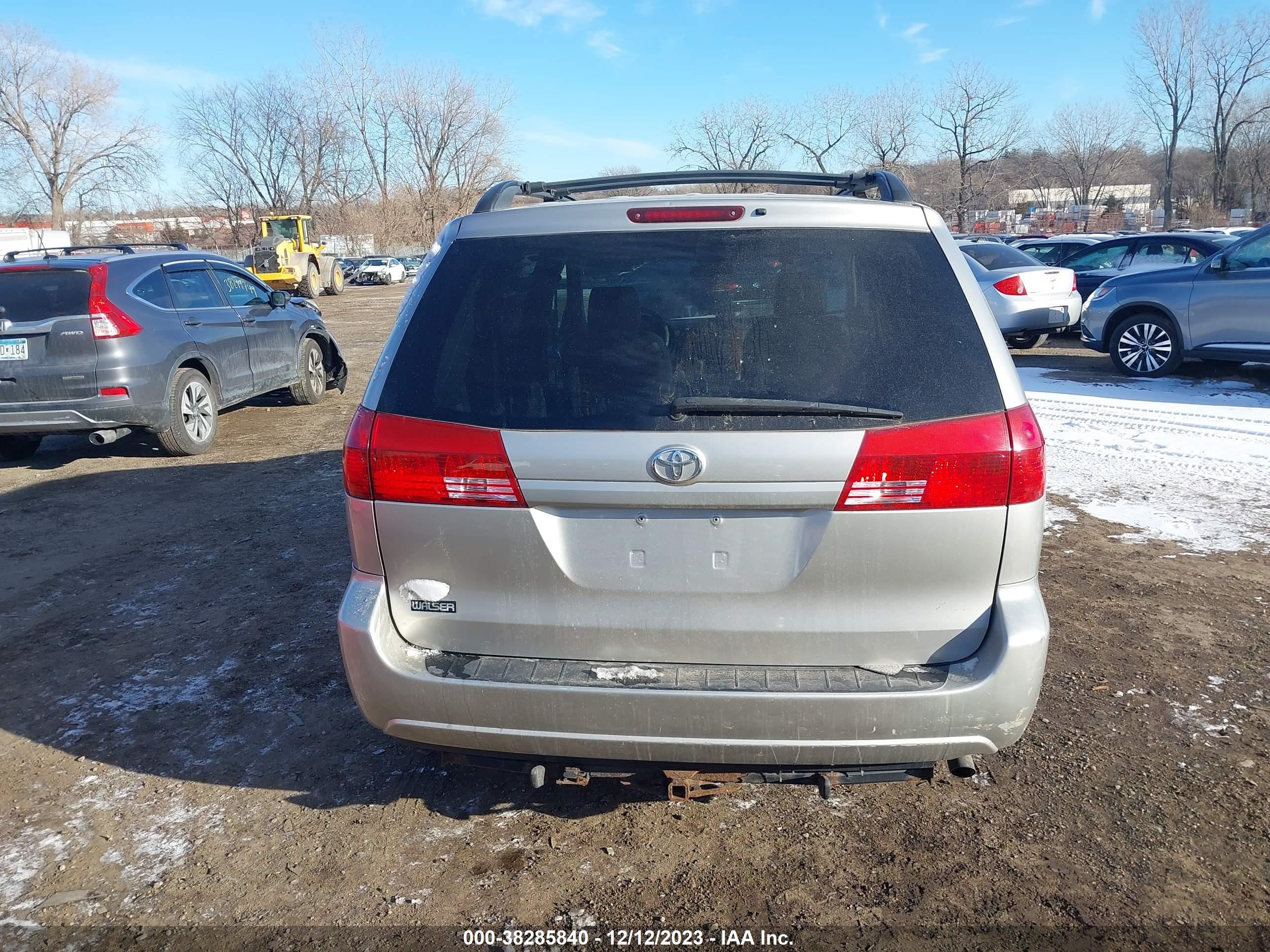 Photo 15 VIN: 5TDZA22C84S158936 - TOYOTA SIENNA 