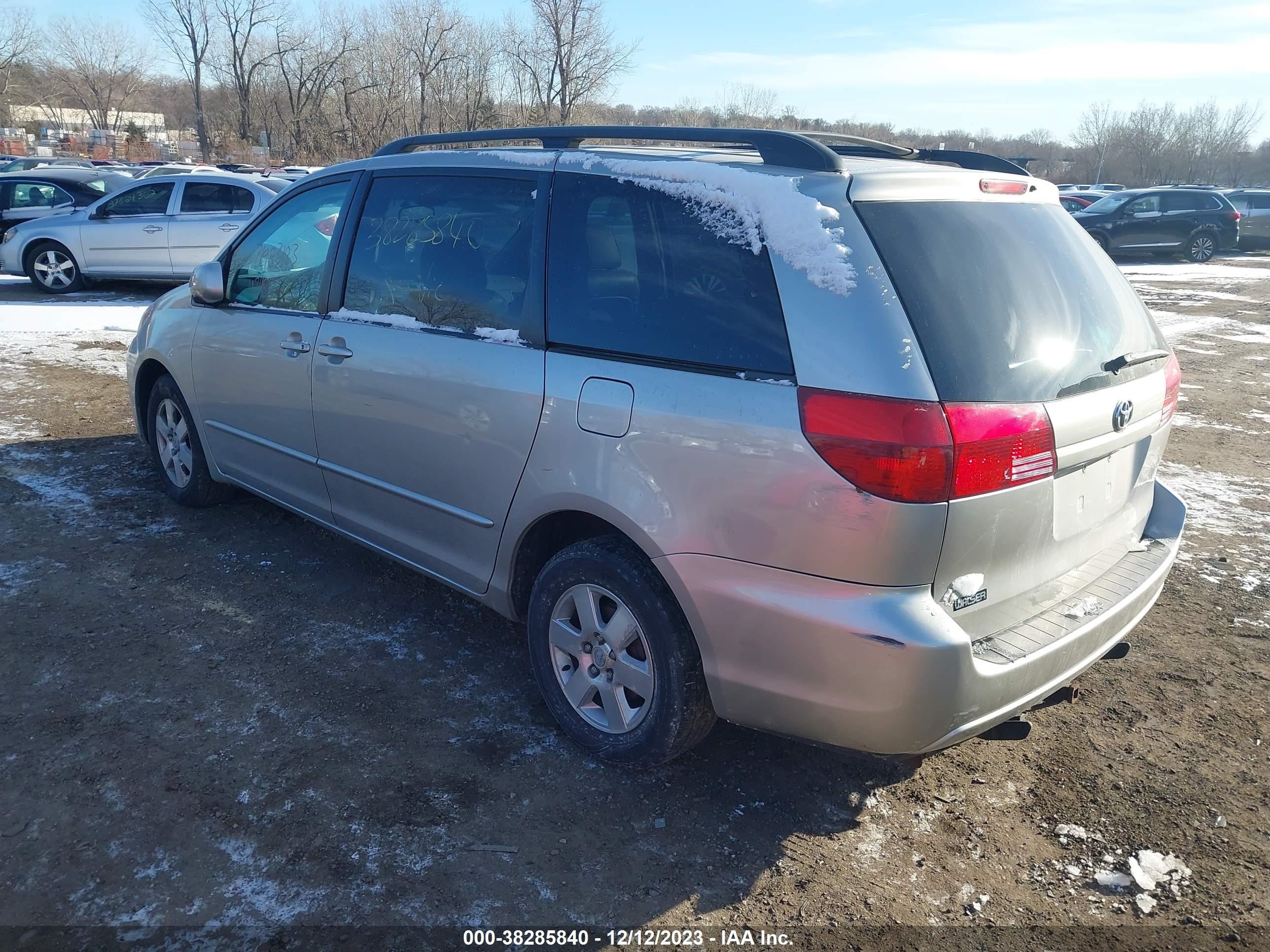 Photo 2 VIN: 5TDZA22C84S158936 - TOYOTA SIENNA 