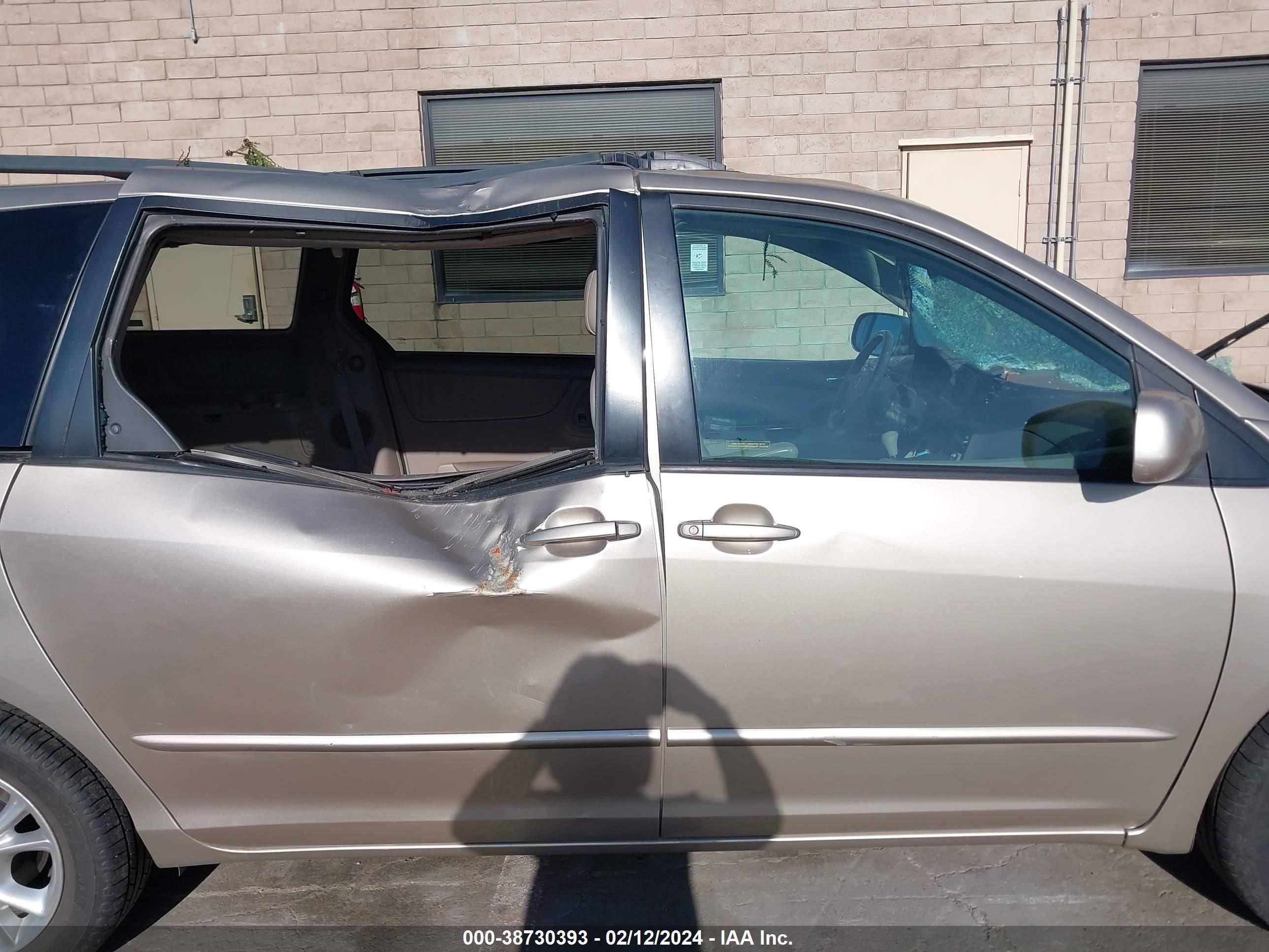 Photo 12 VIN: 5TDZA22C85S272727 - TOYOTA SIENNA 