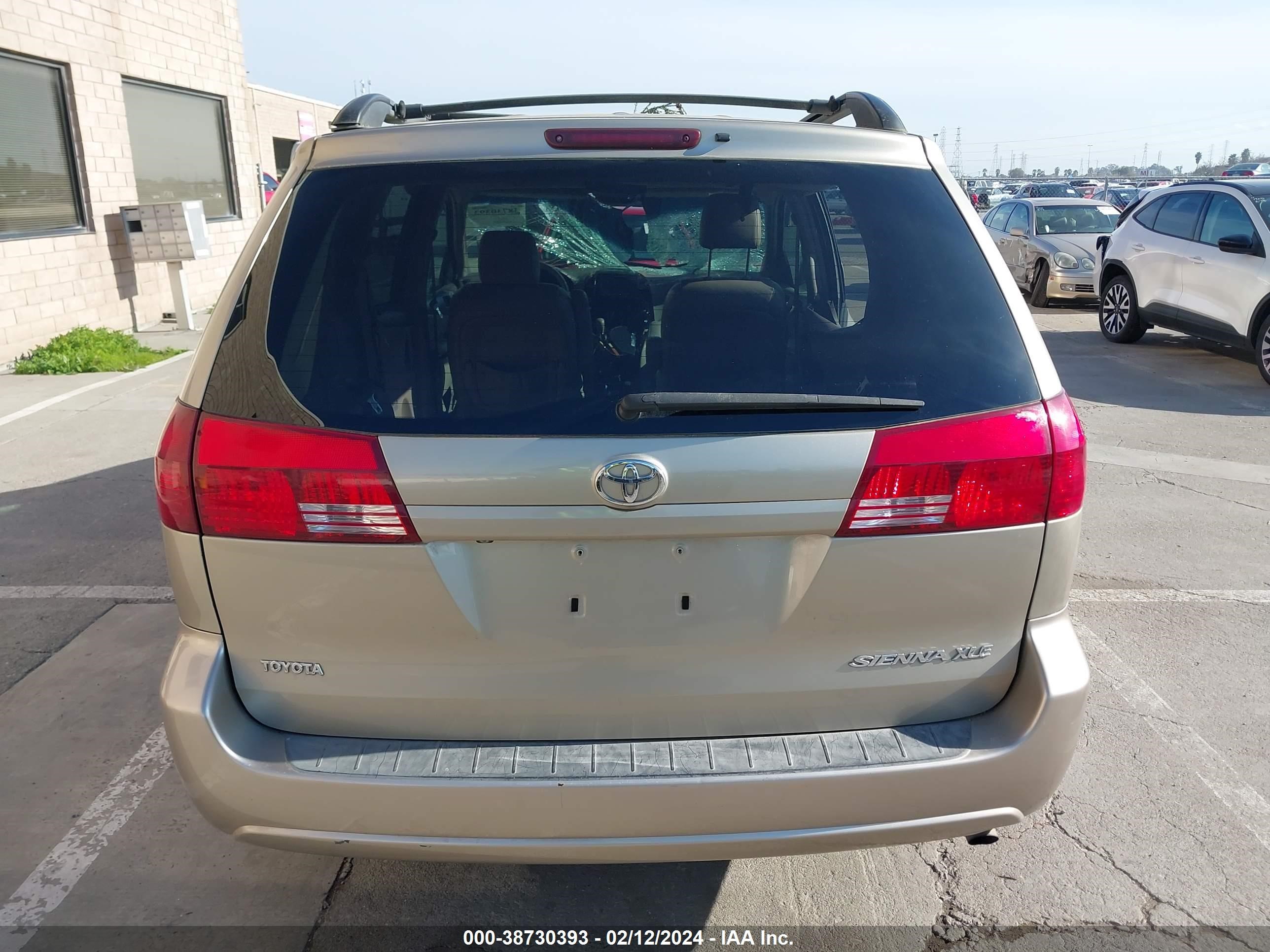 Photo 15 VIN: 5TDZA22C85S272727 - TOYOTA SIENNA 