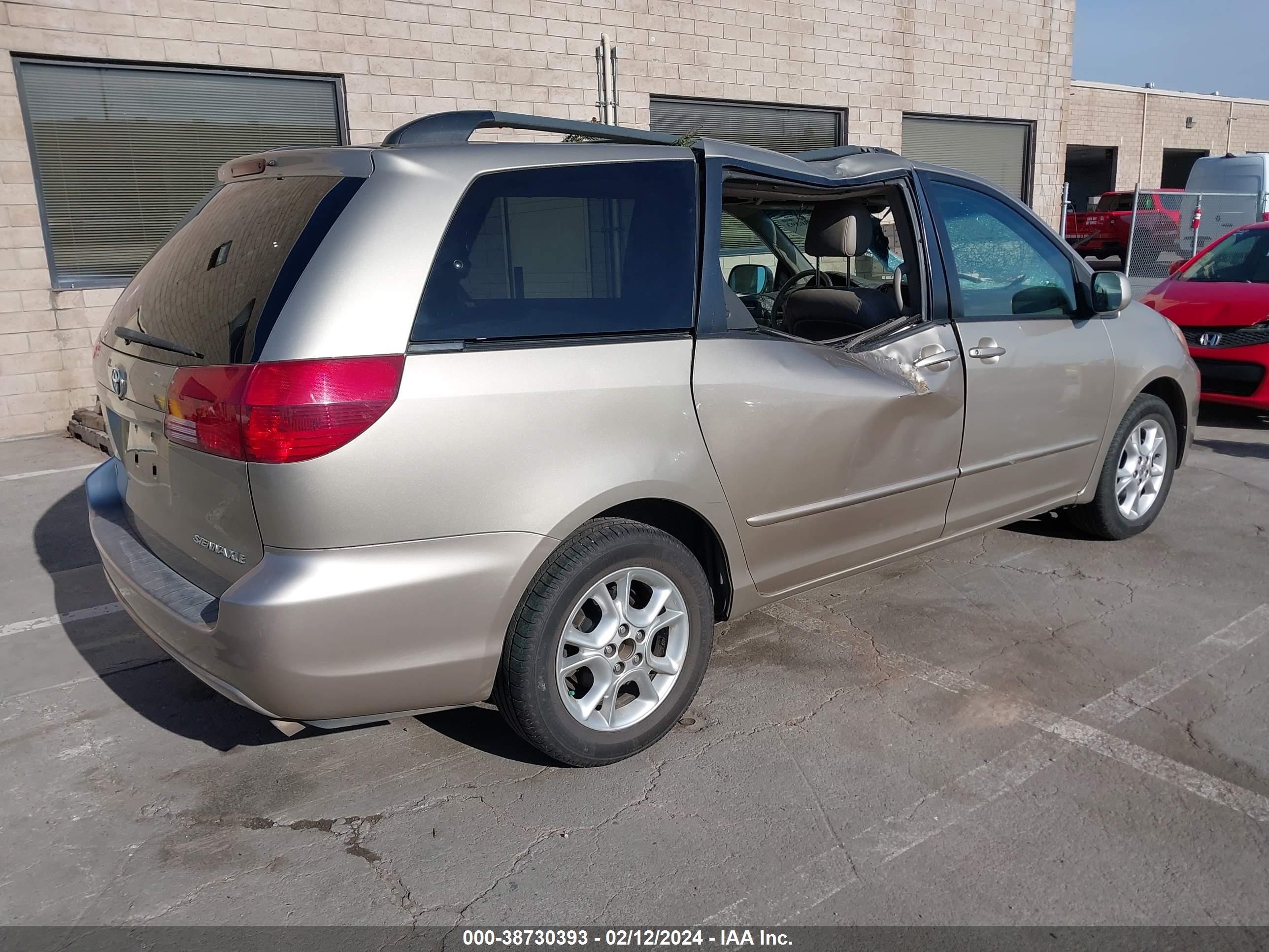 Photo 3 VIN: 5TDZA22C85S272727 - TOYOTA SIENNA 