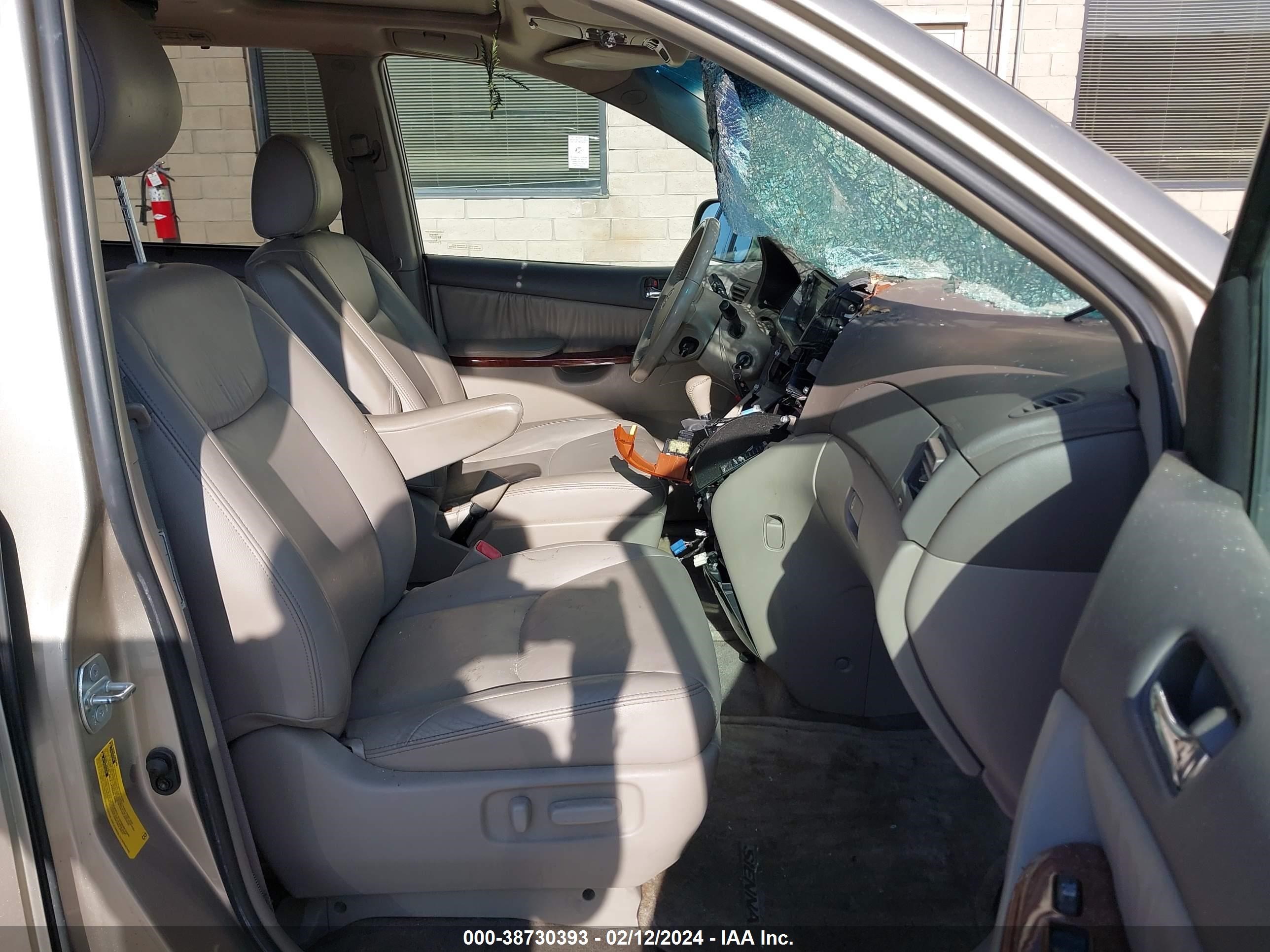 Photo 4 VIN: 5TDZA22C85S272727 - TOYOTA SIENNA 