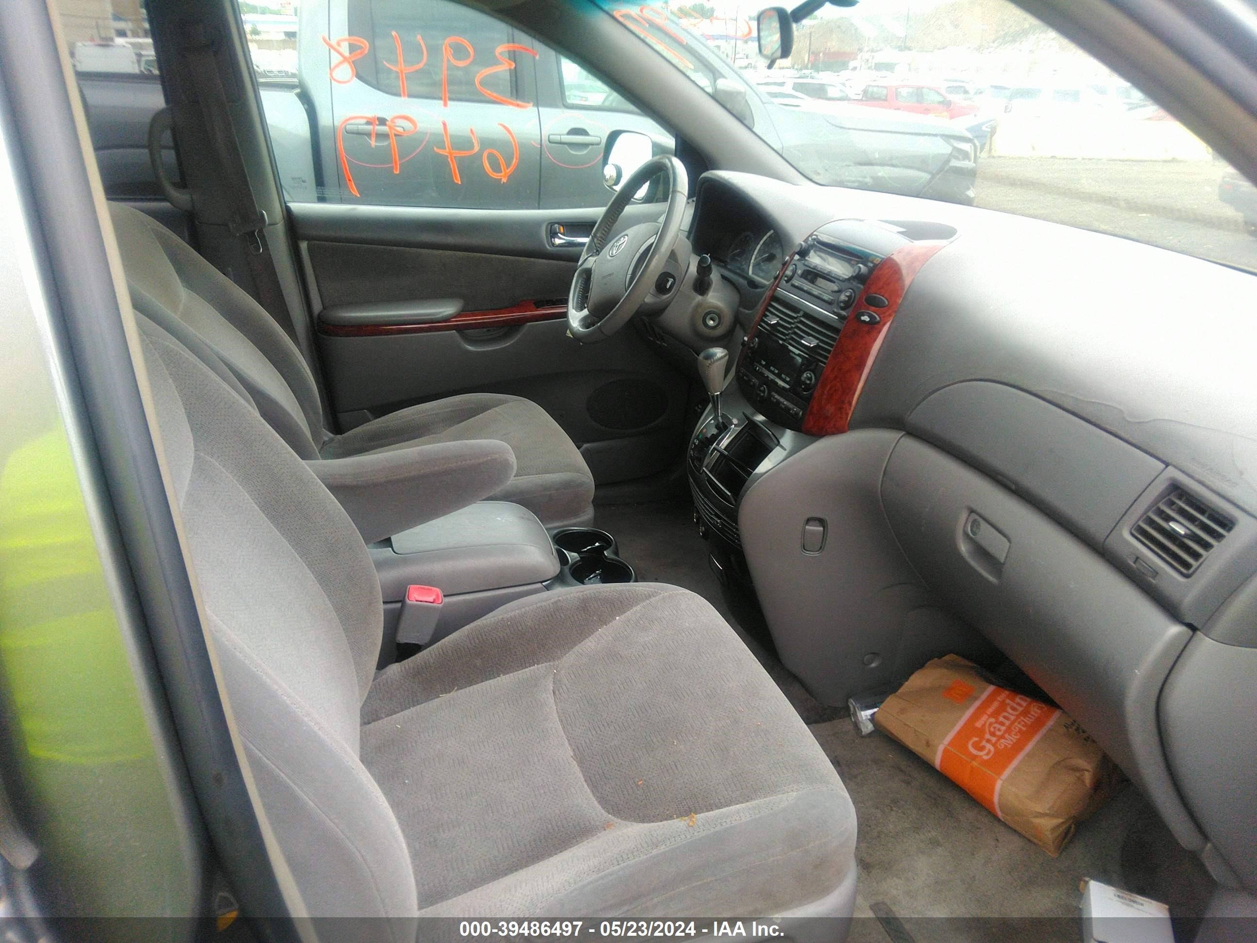 Photo 4 VIN: 5TDZA22C85S282545 - TOYOTA SIENNA 