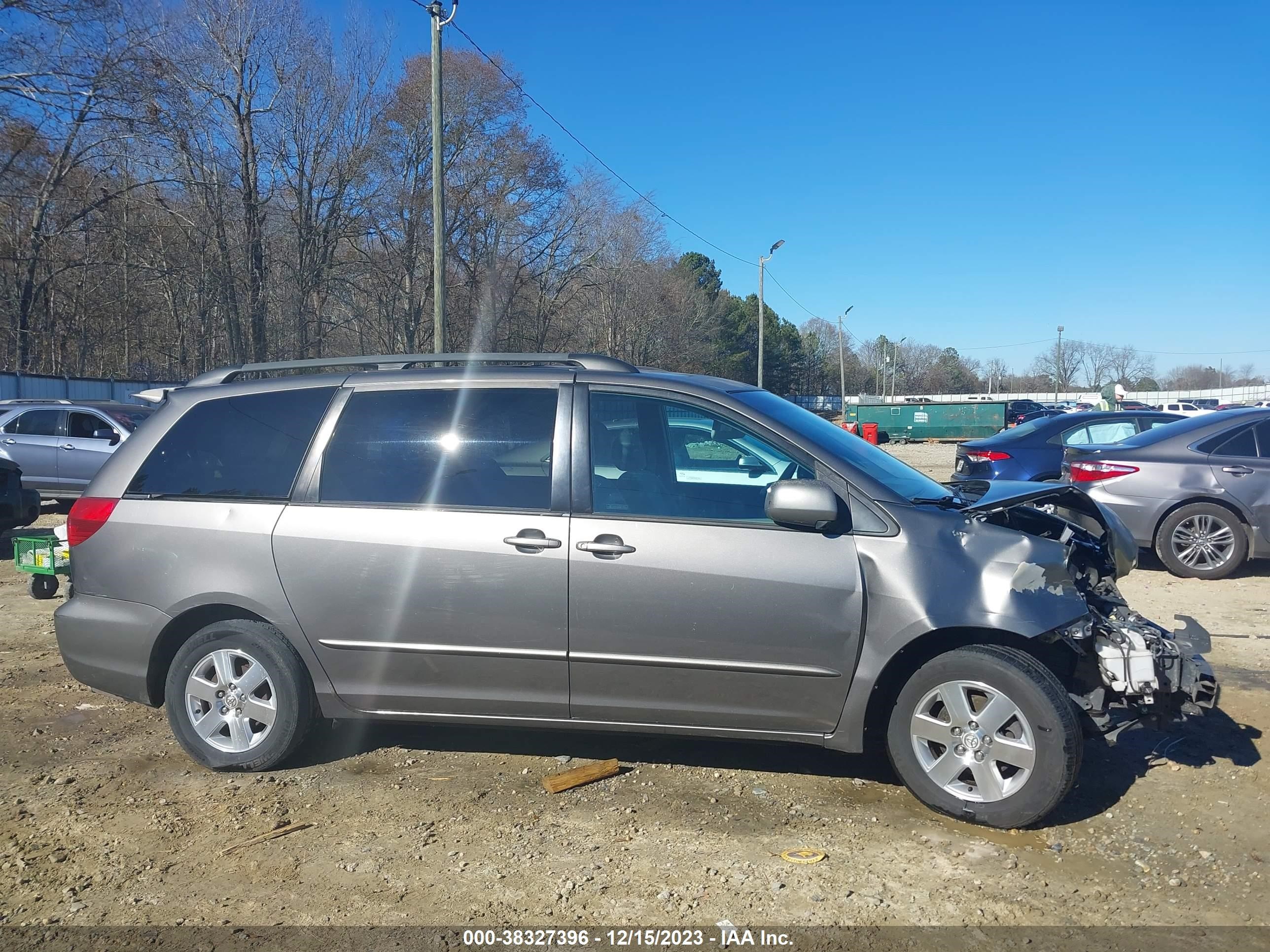 Photo 12 VIN: 5TDZA22C85S294095 - TOYOTA SIENNA 