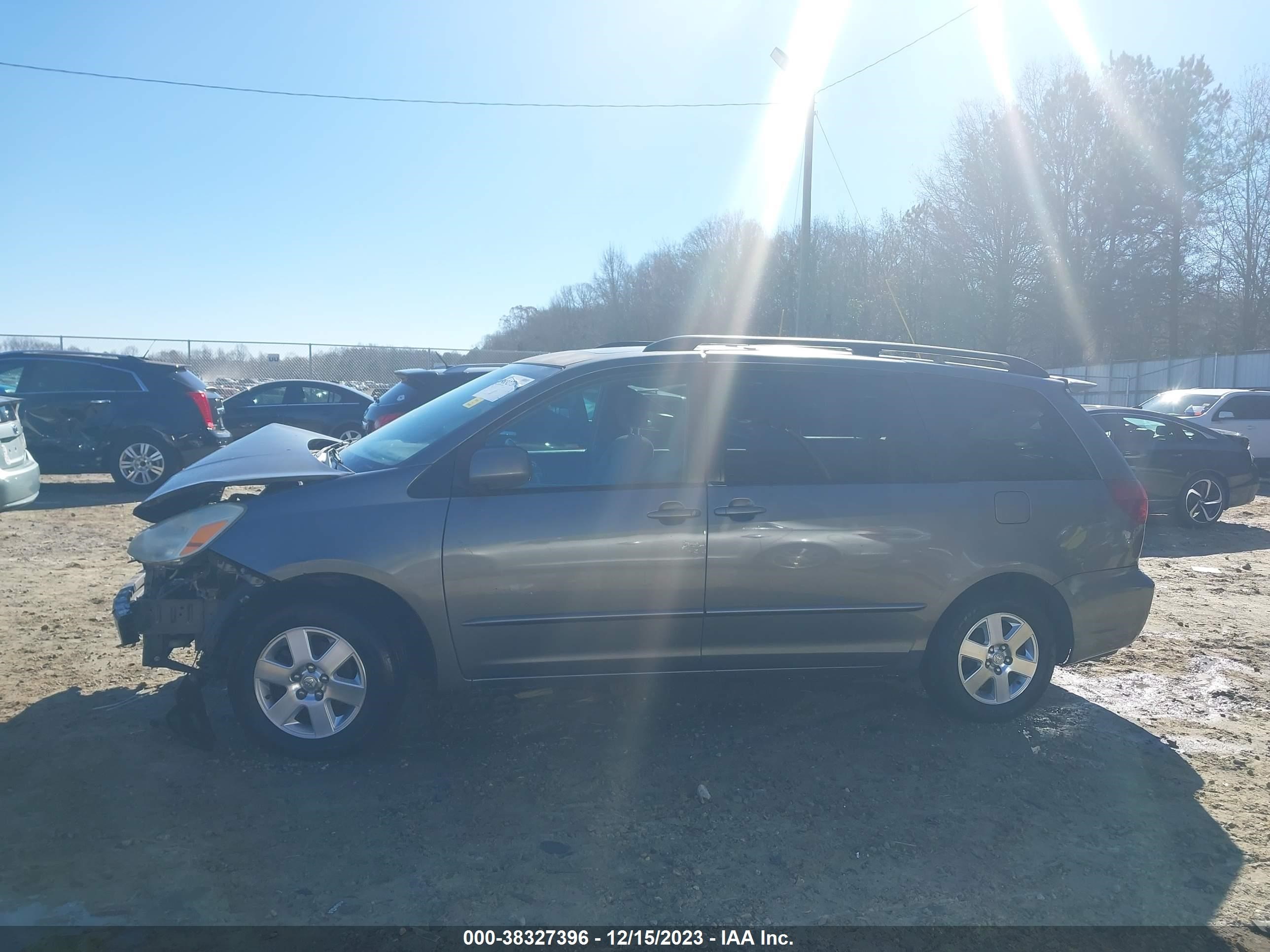 Photo 13 VIN: 5TDZA22C85S294095 - TOYOTA SIENNA 