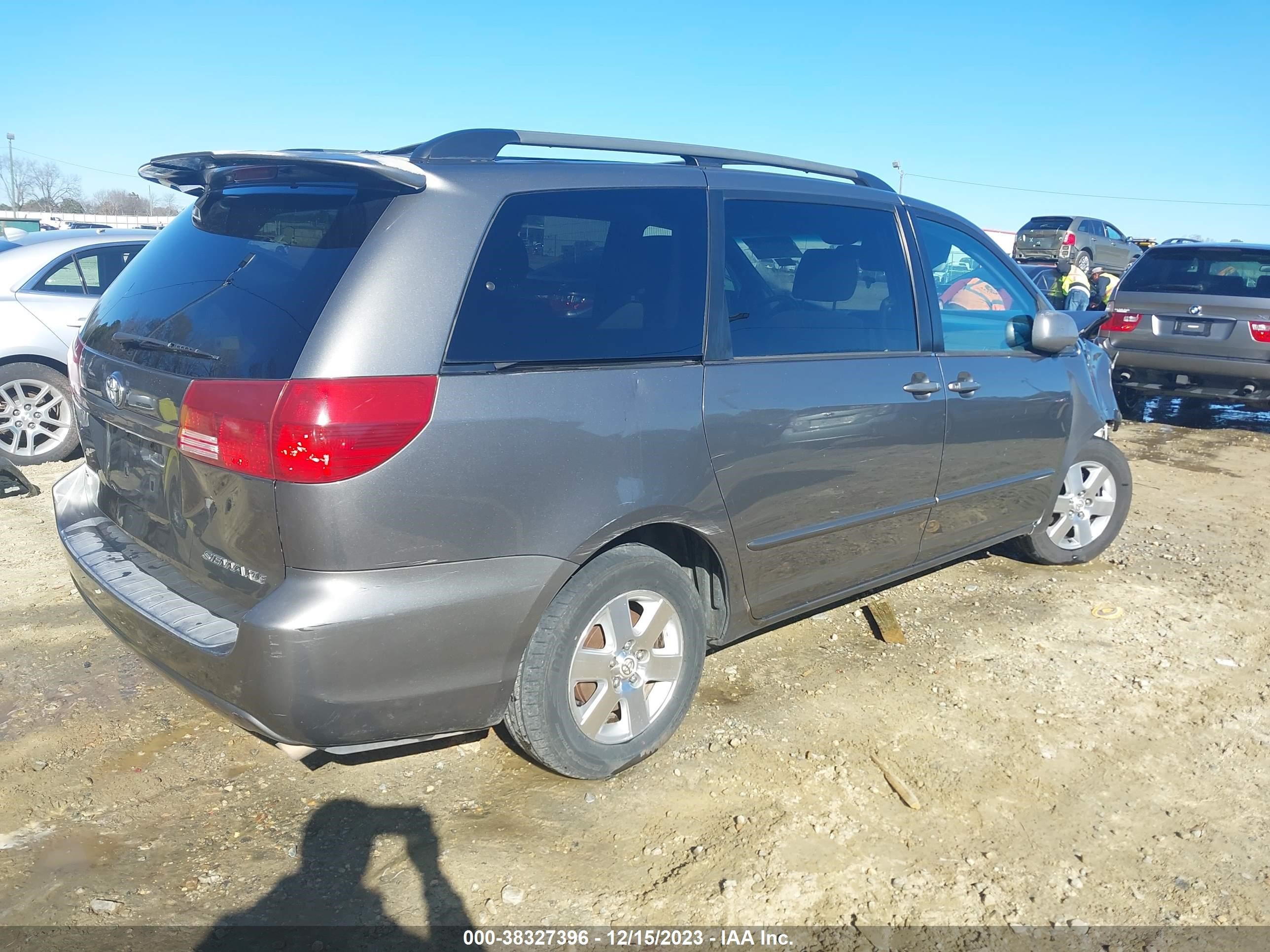 Photo 3 VIN: 5TDZA22C85S294095 - TOYOTA SIENNA 