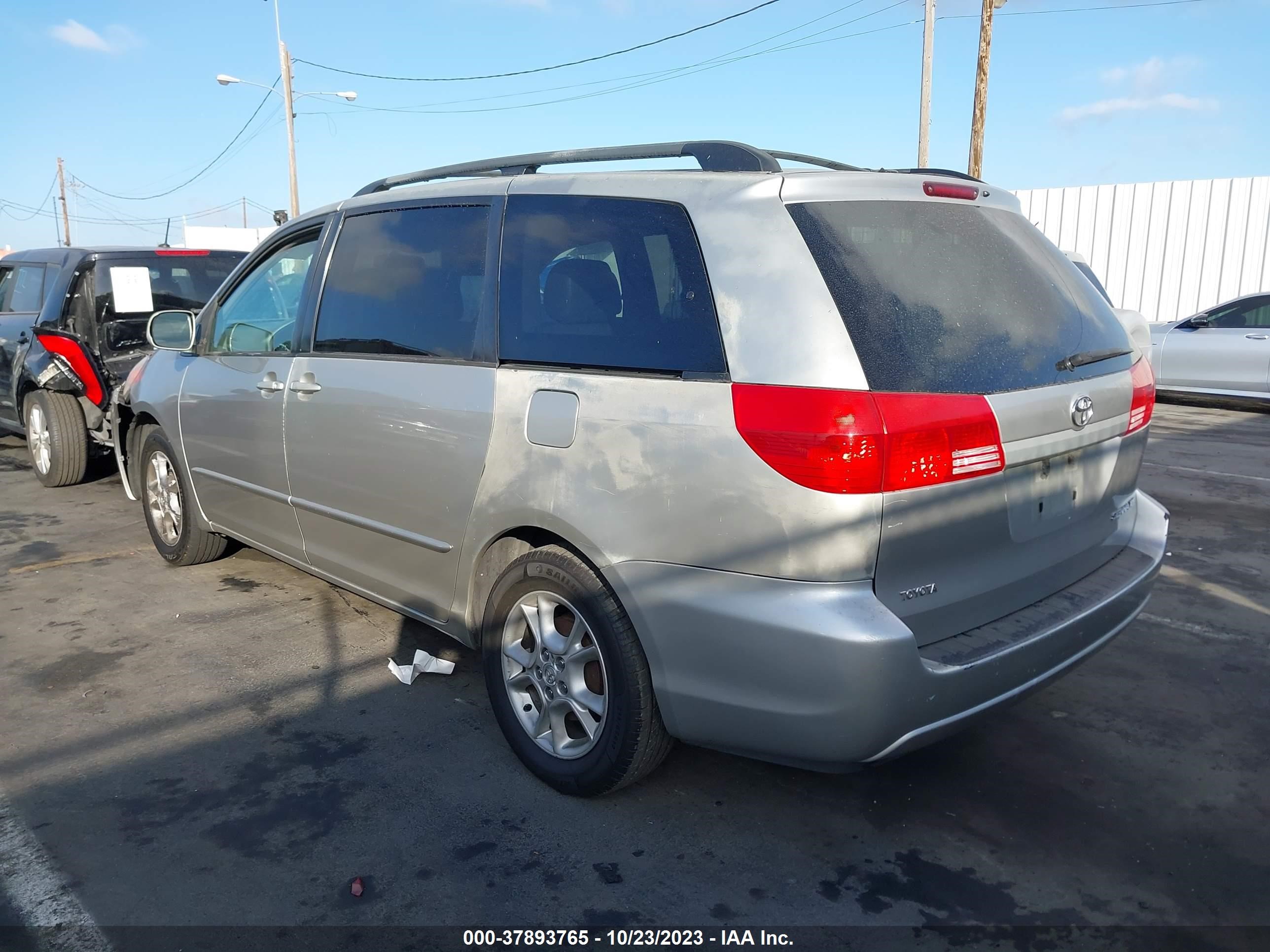 Photo 2 VIN: 5TDZA22C94S057128 - TOYOTA SIENNA 