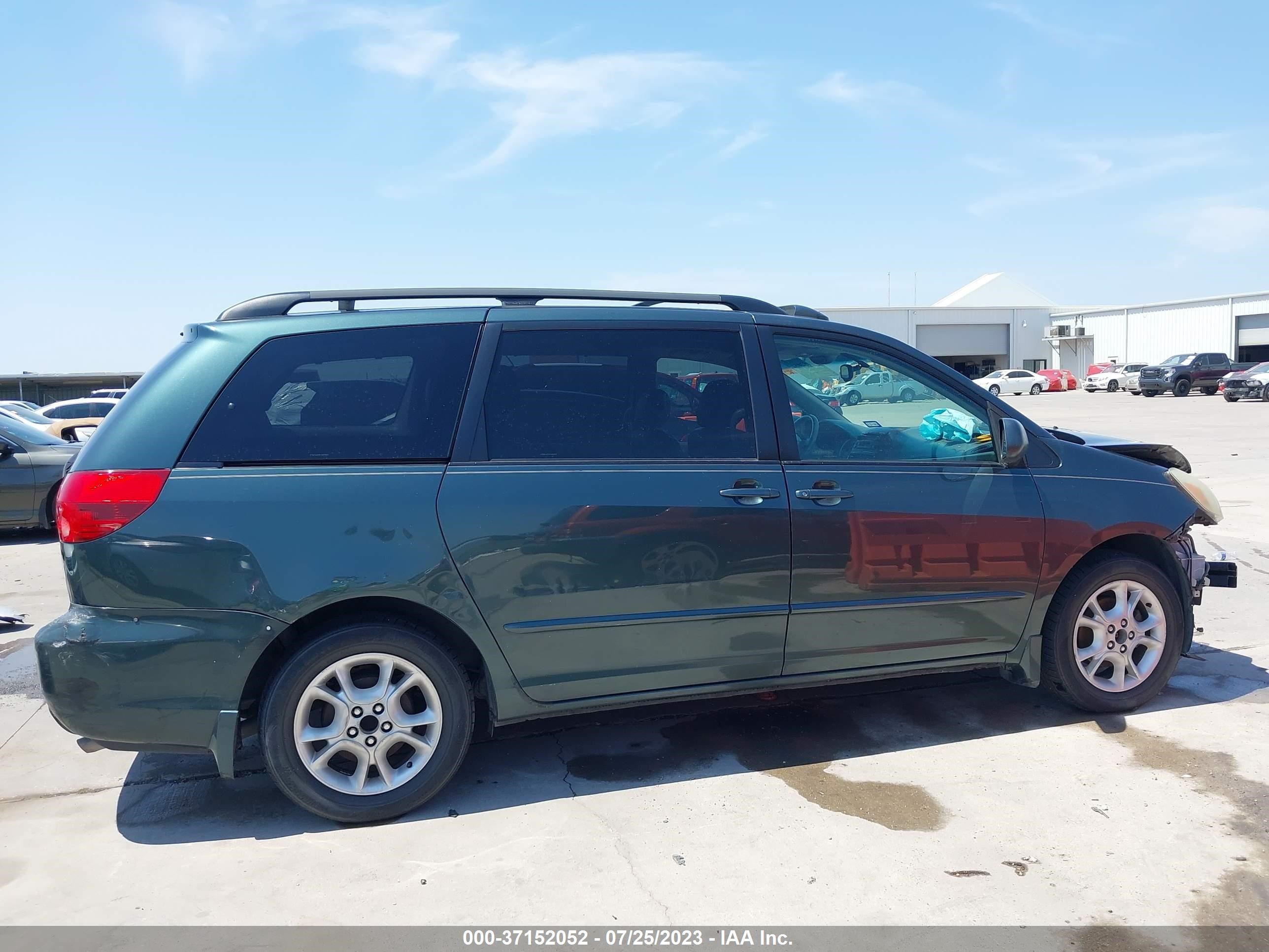 Photo 13 VIN: 5TDZA22C94S090954 - TOYOTA SIENNA 