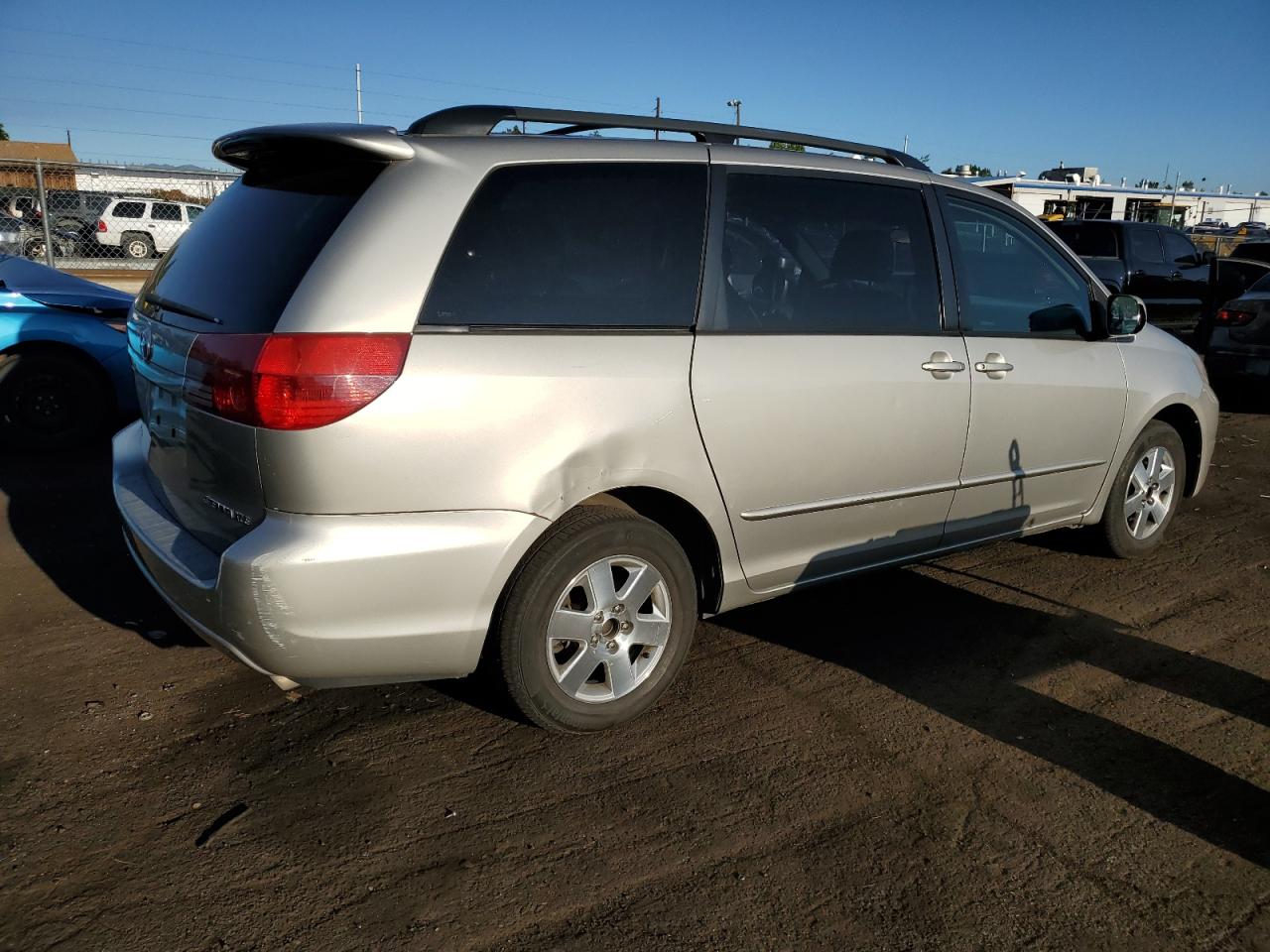 Photo 2 VIN: 5TDZA22C94S155091 - TOYOTA SIENNA 