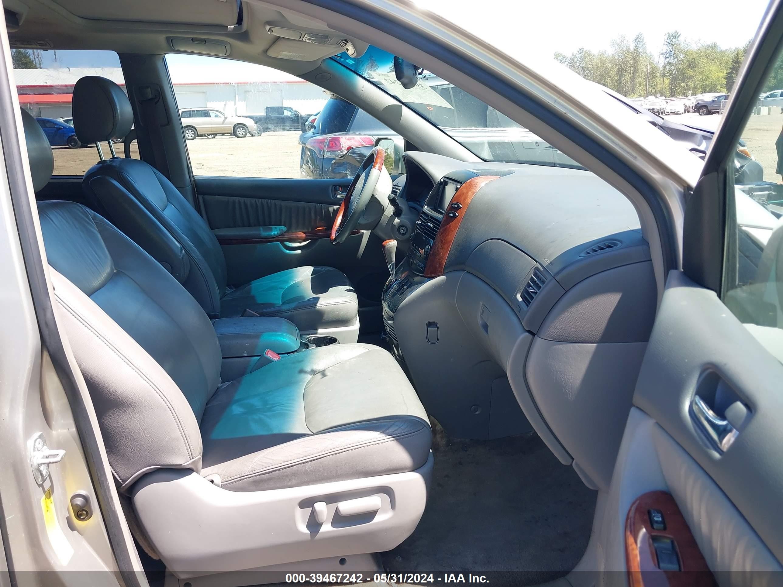 Photo 4 VIN: 5TDZA22C95S271926 - TOYOTA SIENNA 