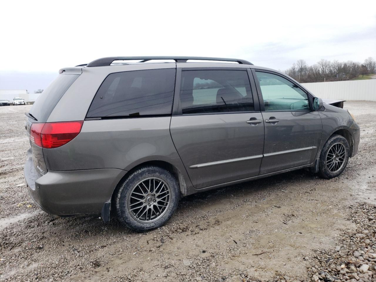 Photo 2 VIN: 5TDZA22C95S280240 - TOYOTA SIENNA 