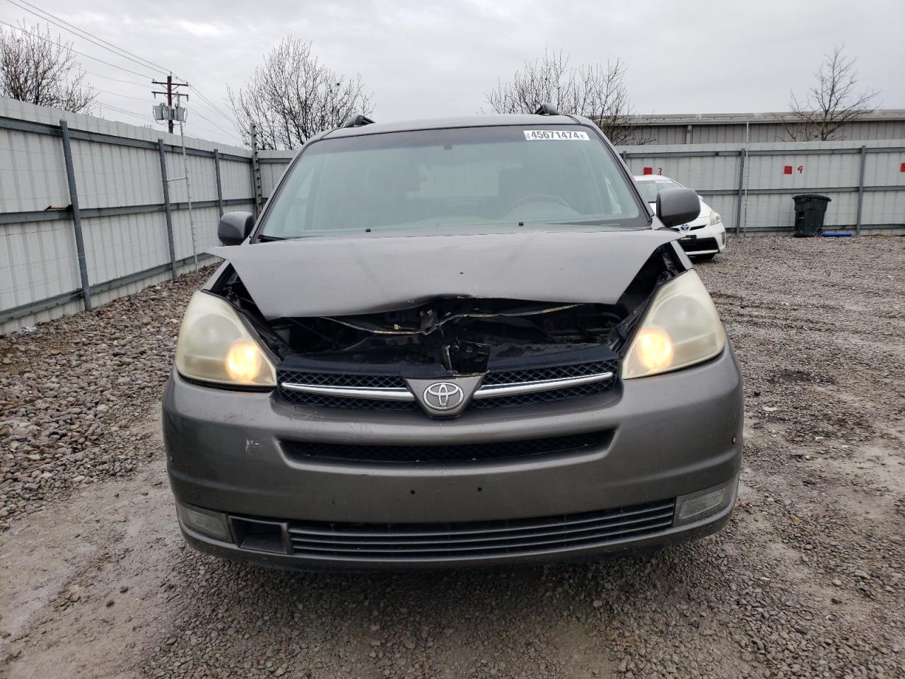 Photo 4 VIN: 5TDZA22C95S280240 - TOYOTA SIENNA 