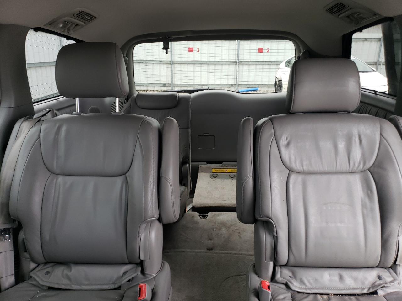 Photo 9 VIN: 5TDZA22C95S280240 - TOYOTA SIENNA 