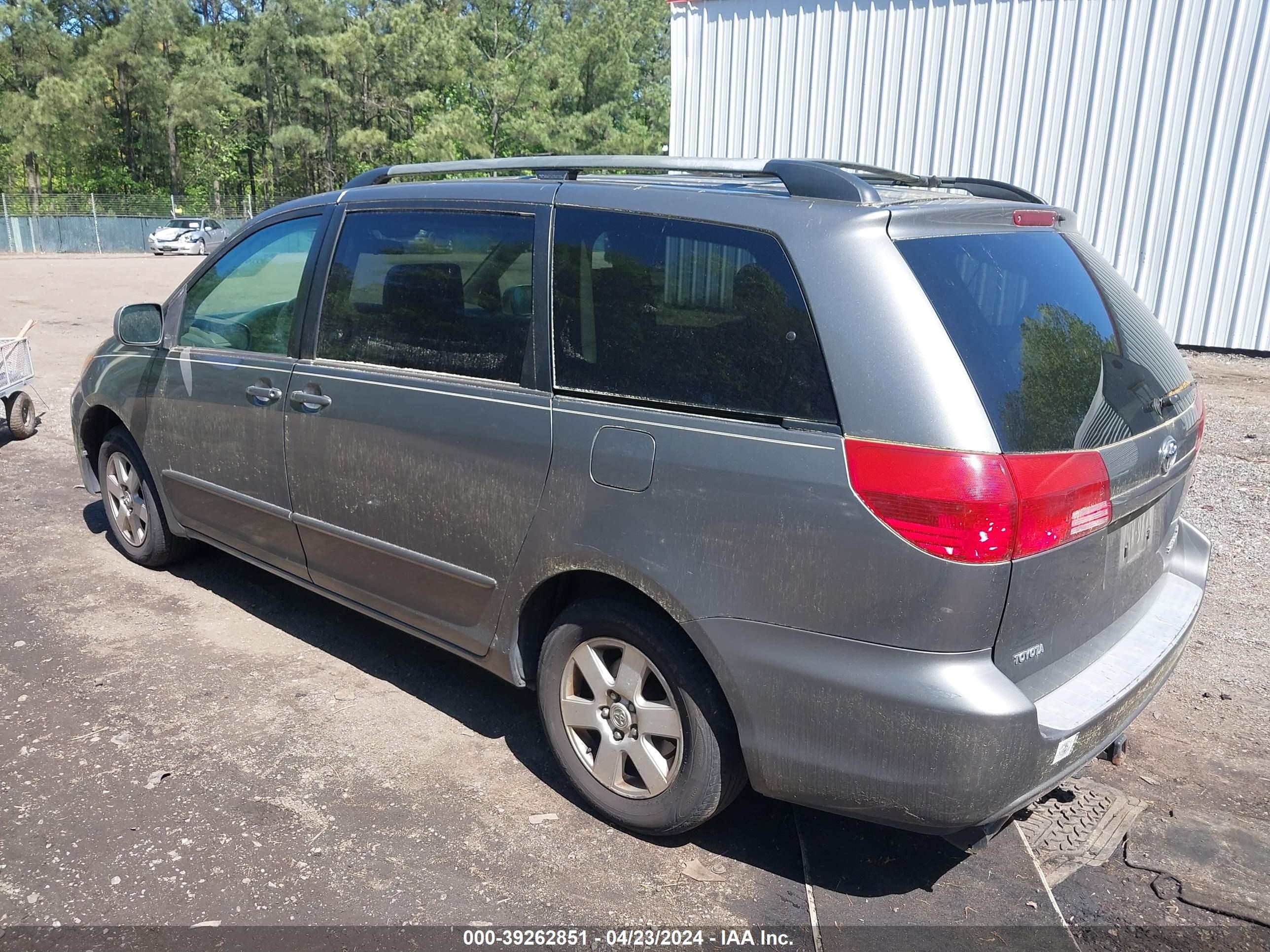 Photo 2 VIN: 5TDZA22C95S331929 - TOYOTA SIENNA 