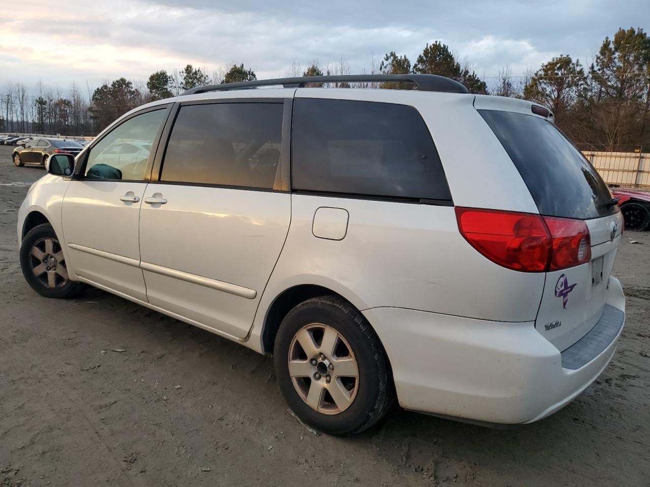 Photo 1 VIN: 5TDZA22C96S496056 - TOYOTA SIENNA 