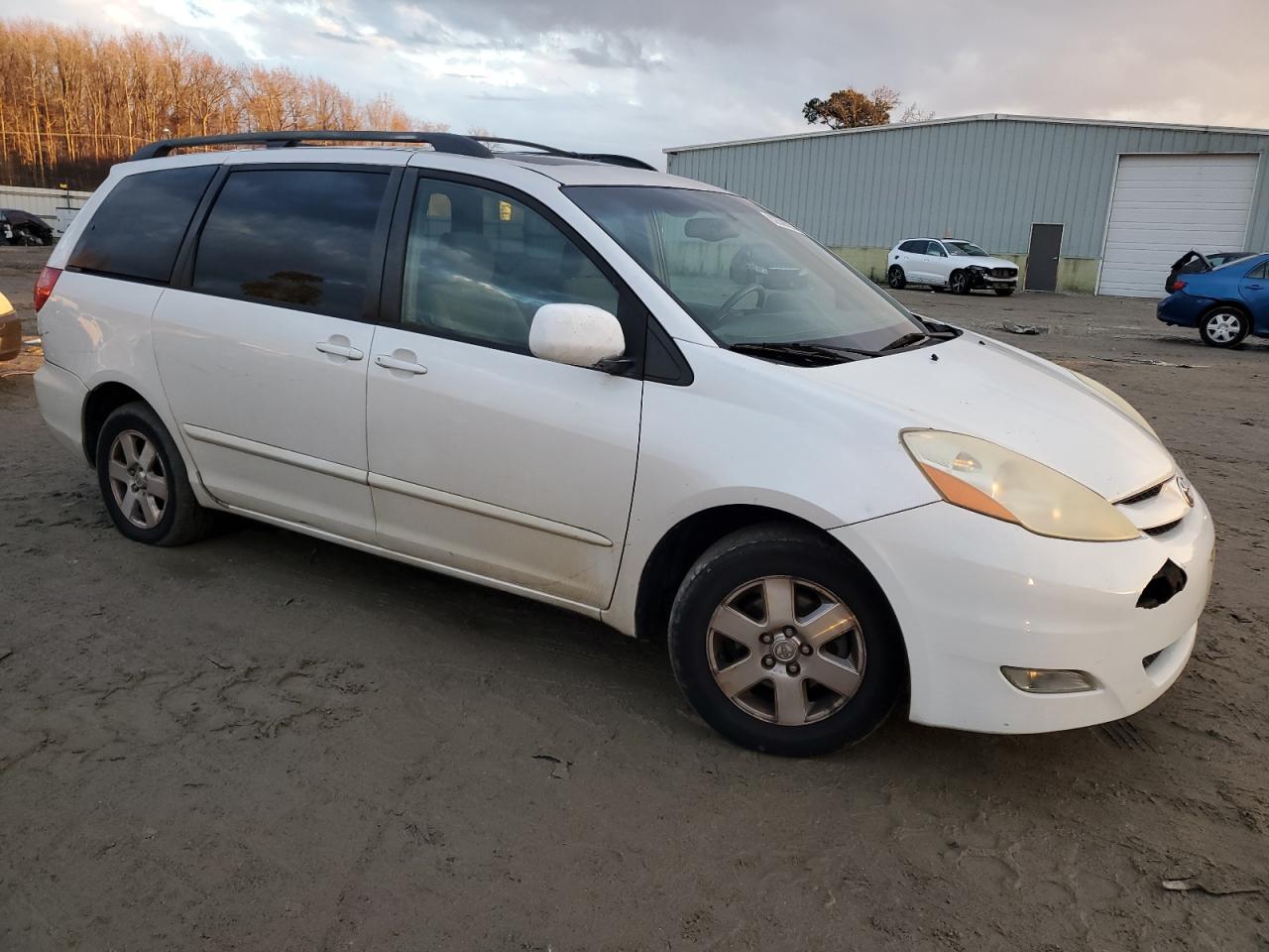 Photo 3 VIN: 5TDZA22C96S496056 - TOYOTA SIENNA 