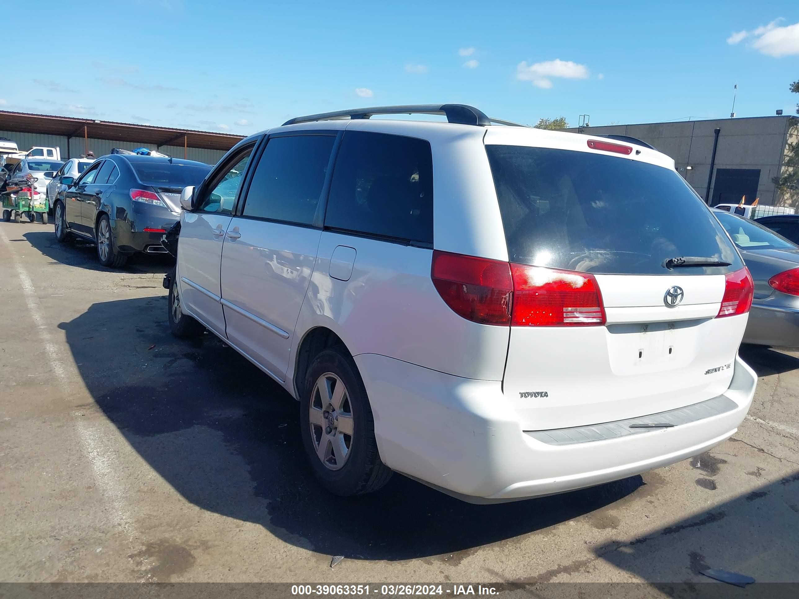 Photo 2 VIN: 5TDZA22CX4S212267 - TOYOTA SIENNA 