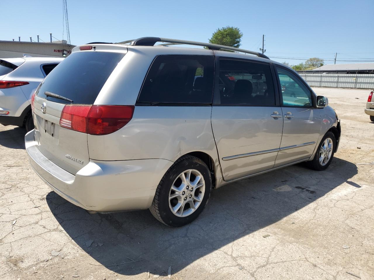 Photo 2 VIN: 5TDZA22CX5S282420 - TOYOTA SIENNA 