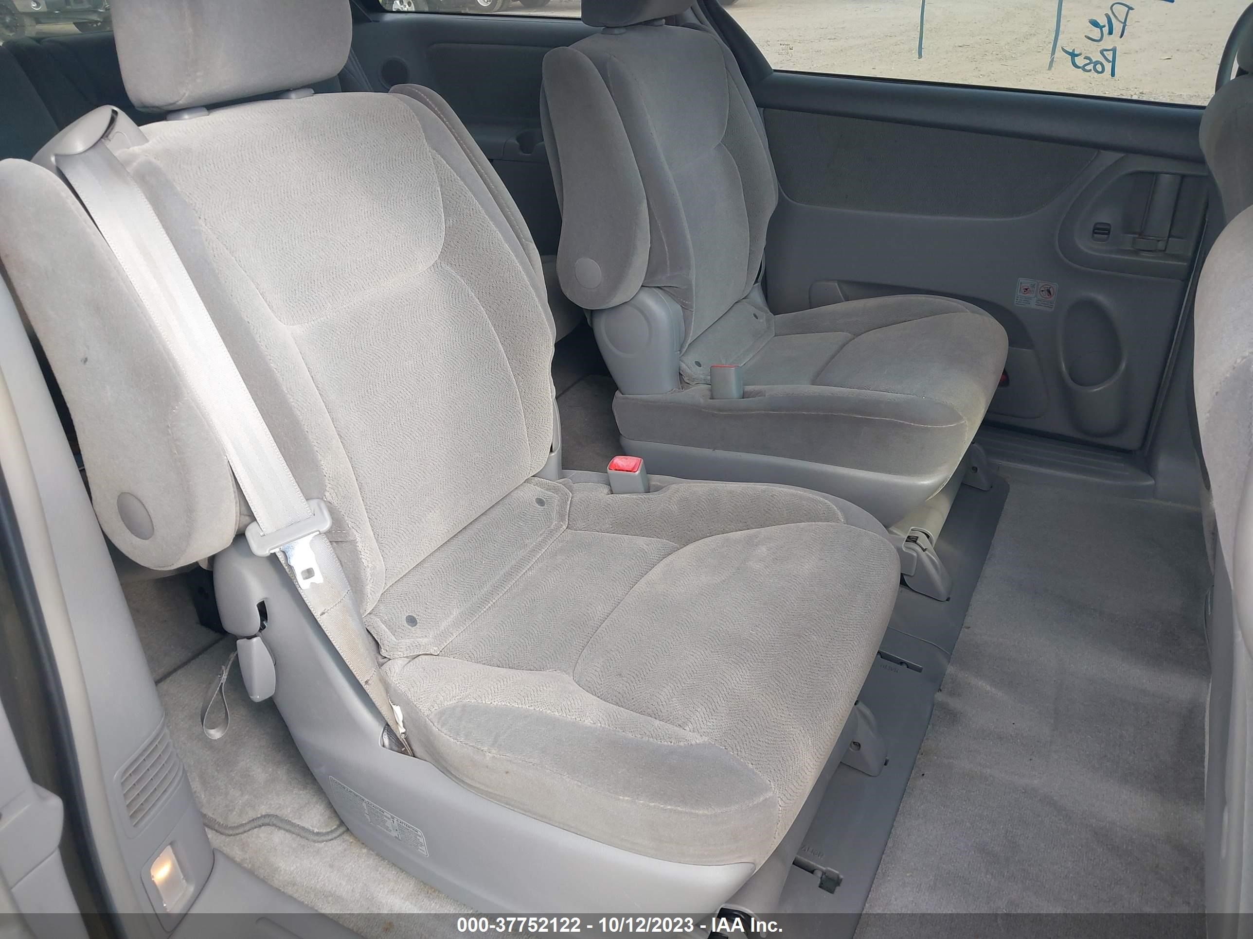 Photo 7 VIN: 5TDZA22CX6S537276 - TOYOTA SIENNA 