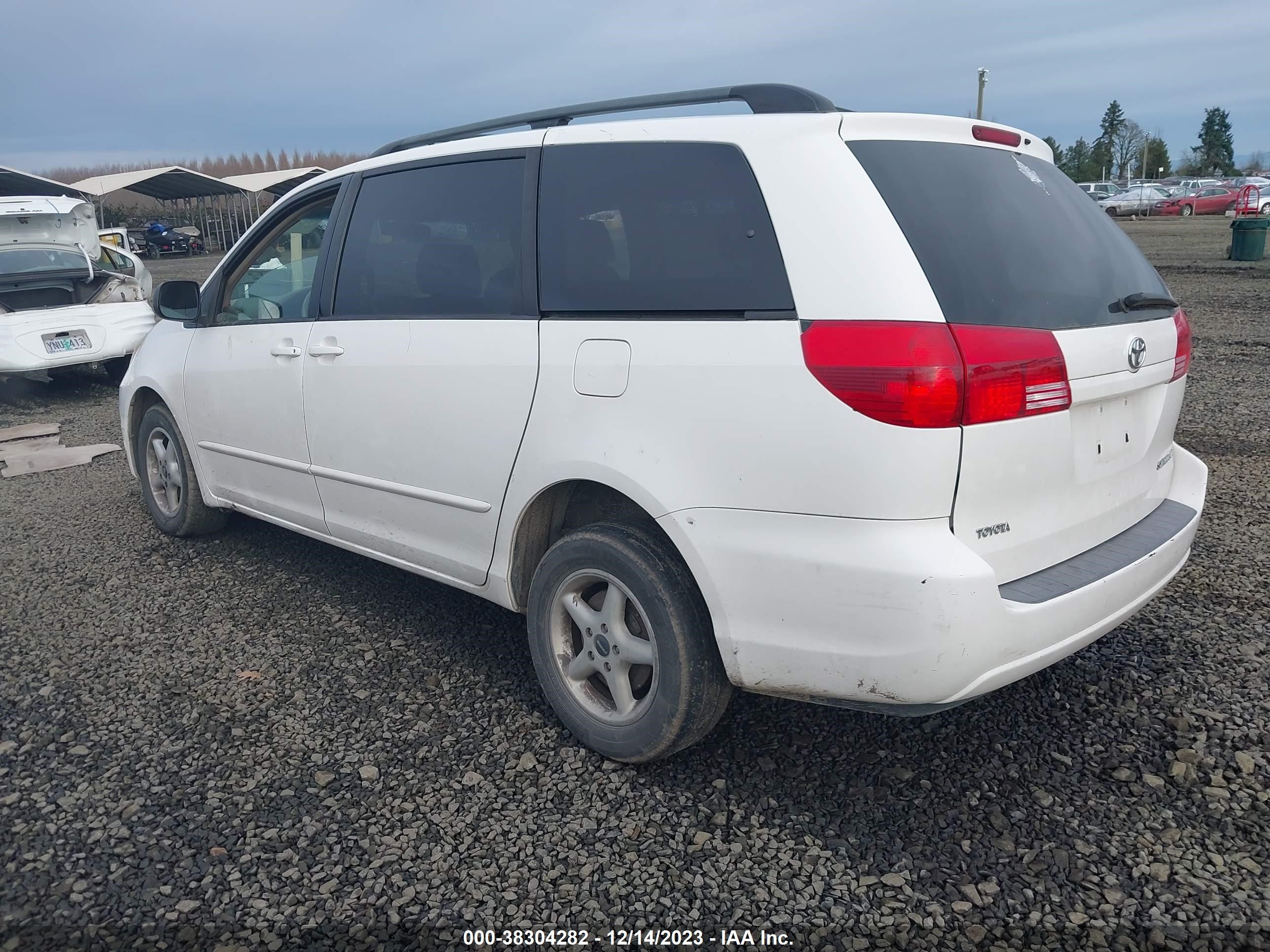 Photo 2 VIN: 5TDZA23C04S027109 - TOYOTA SIENNA 