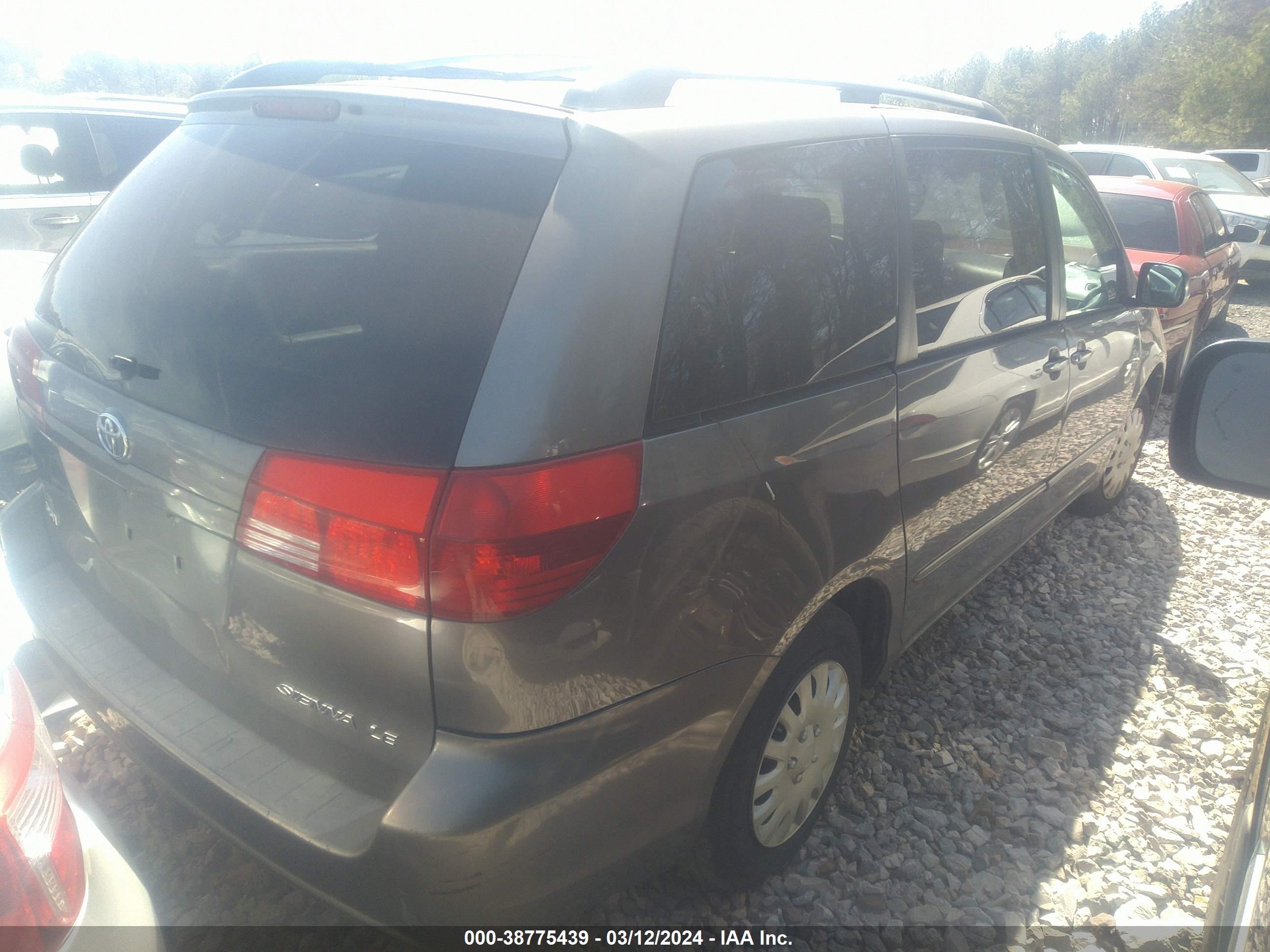 Photo 3 VIN: 5TDZA23C04S050633 - TOYOTA SIENNA 