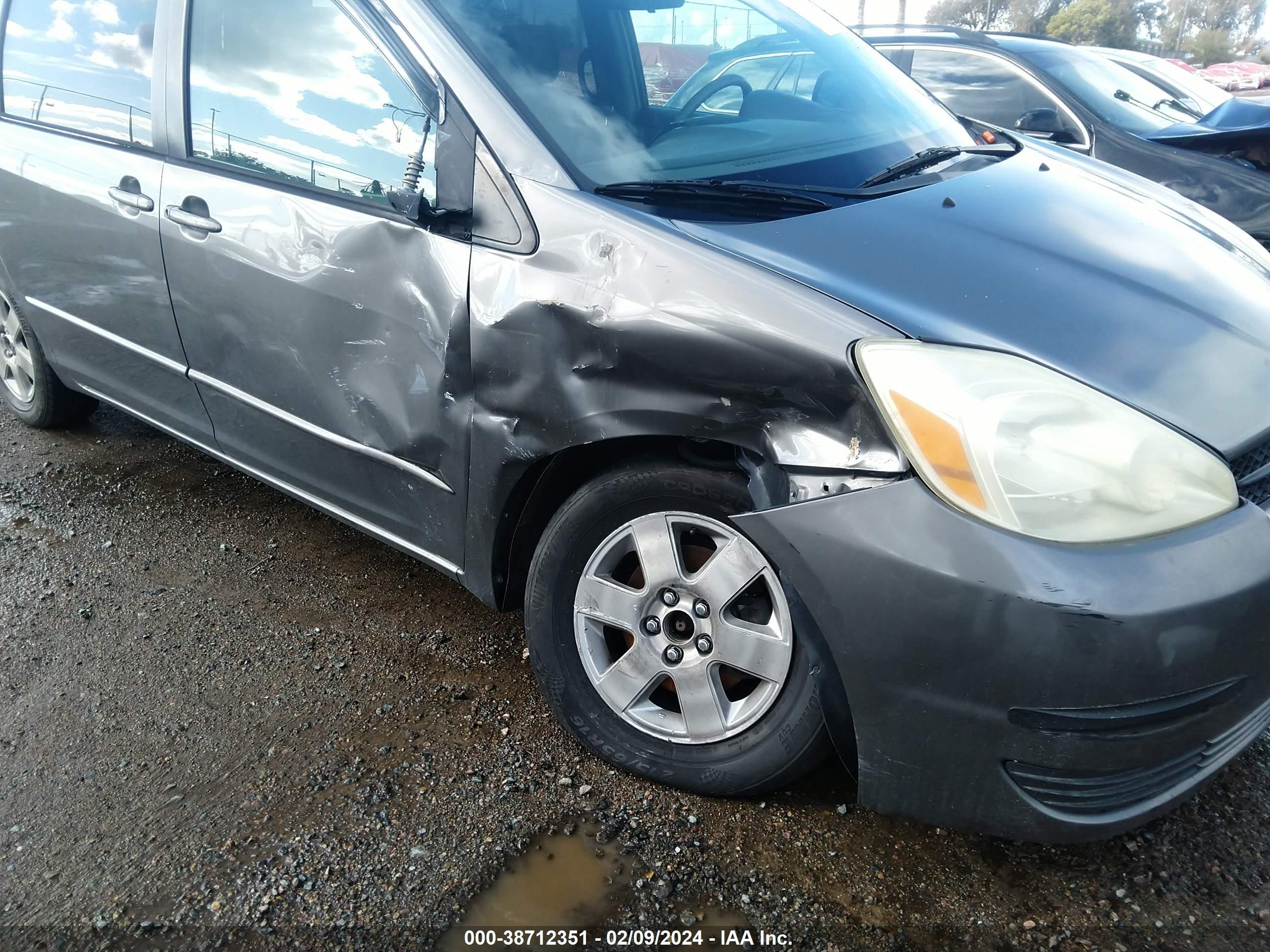 Photo 5 VIN: 5TDZA23C04S078402 - TOYOTA SIENNA 