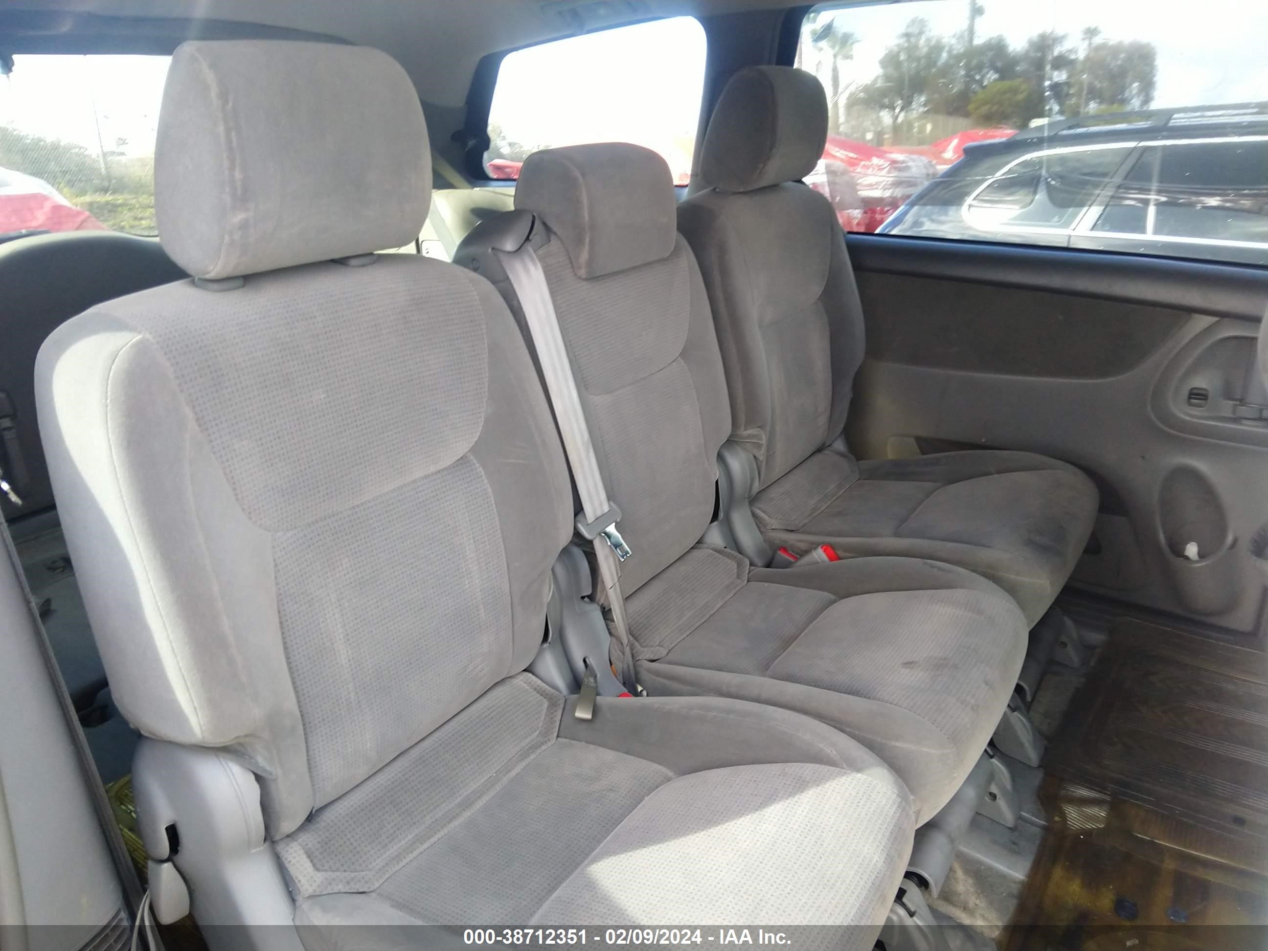 Photo 7 VIN: 5TDZA23C04S078402 - TOYOTA SIENNA 