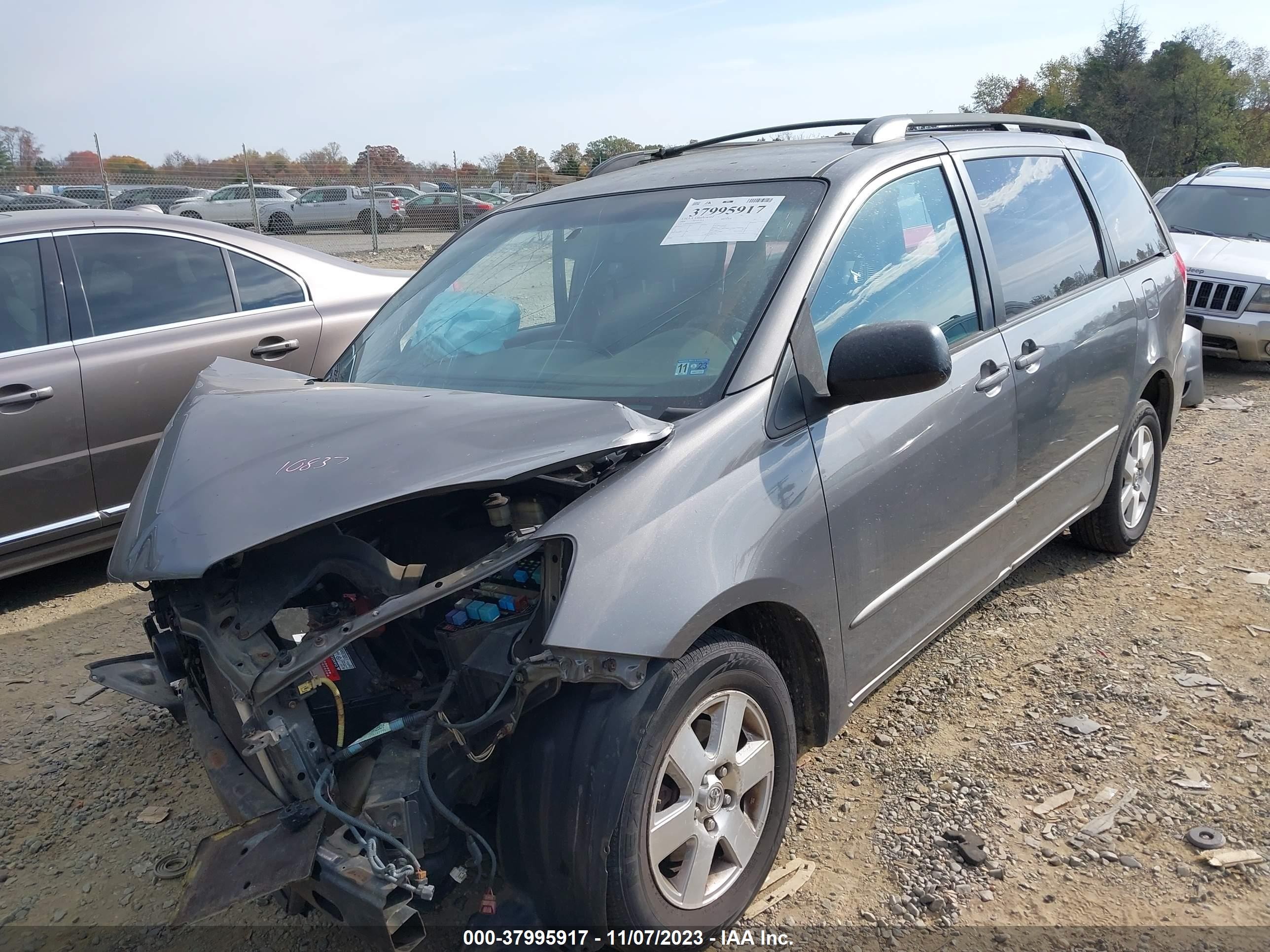 Photo 1 VIN: 5TDZA23C04S096642 - TOYOTA SIENNA 