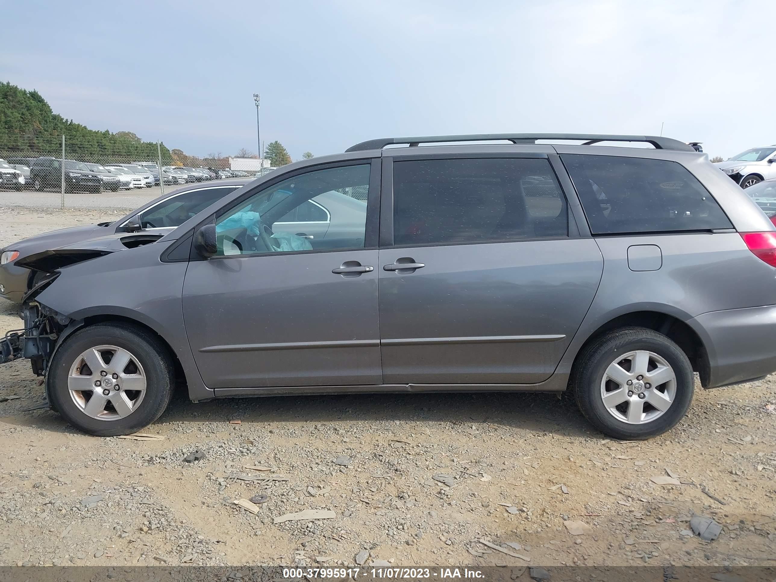 Photo 14 VIN: 5TDZA23C04S096642 - TOYOTA SIENNA 