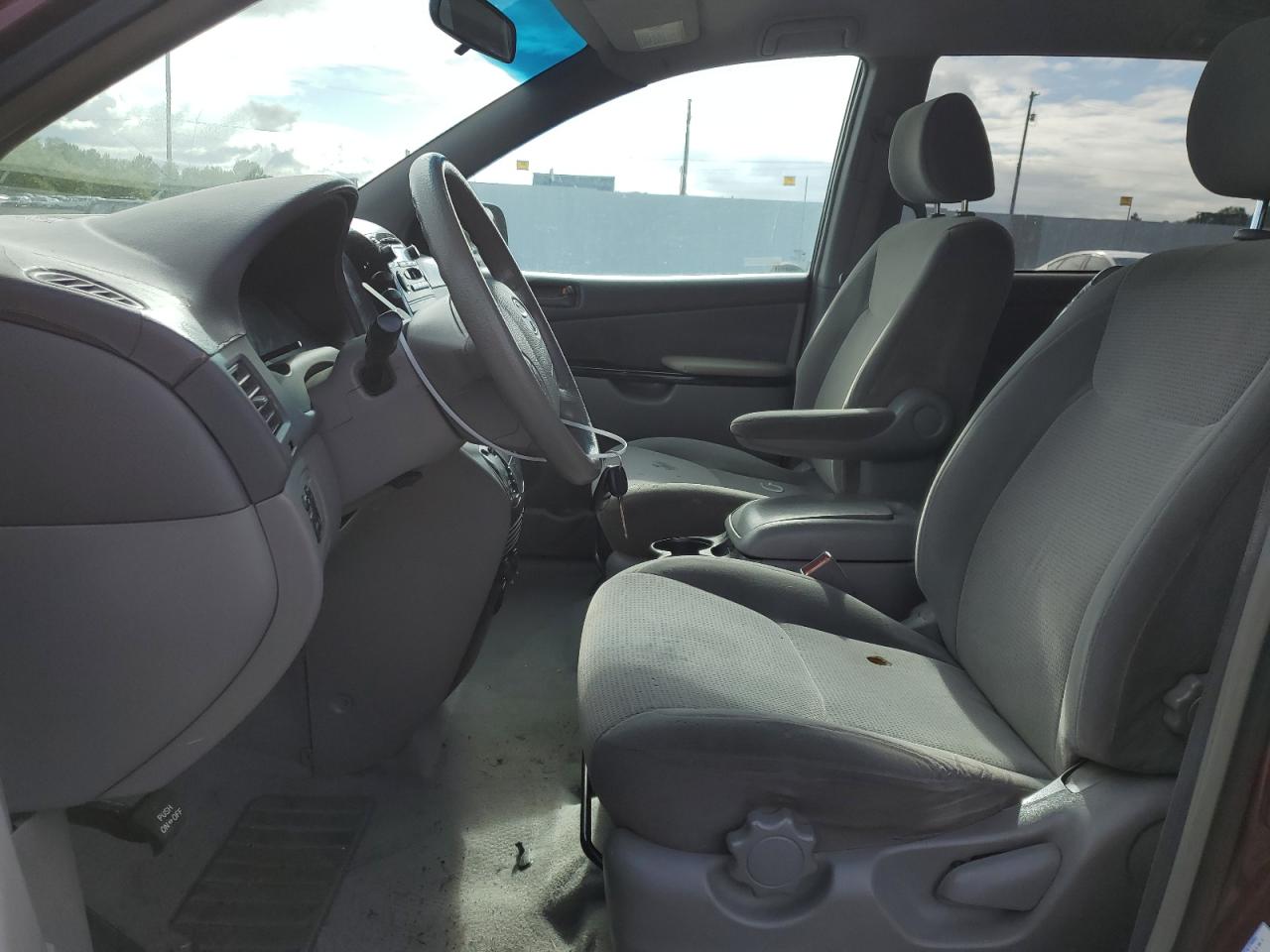 Photo 6 VIN: 5TDZA23C04S141496 - TOYOTA SIENNA 