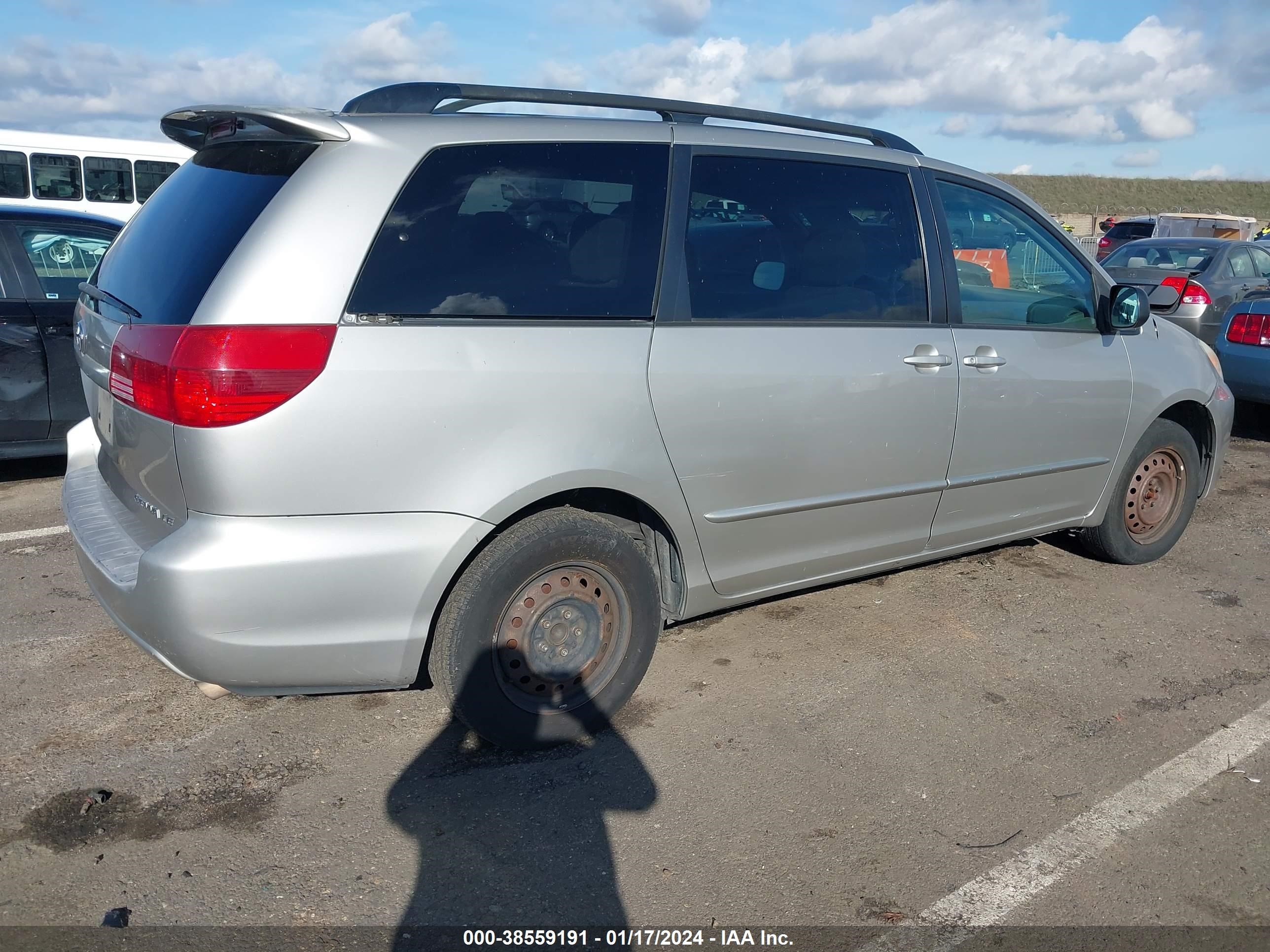 Photo 3 VIN: 5TDZA23C05S240918 - TOYOTA SIENNA 