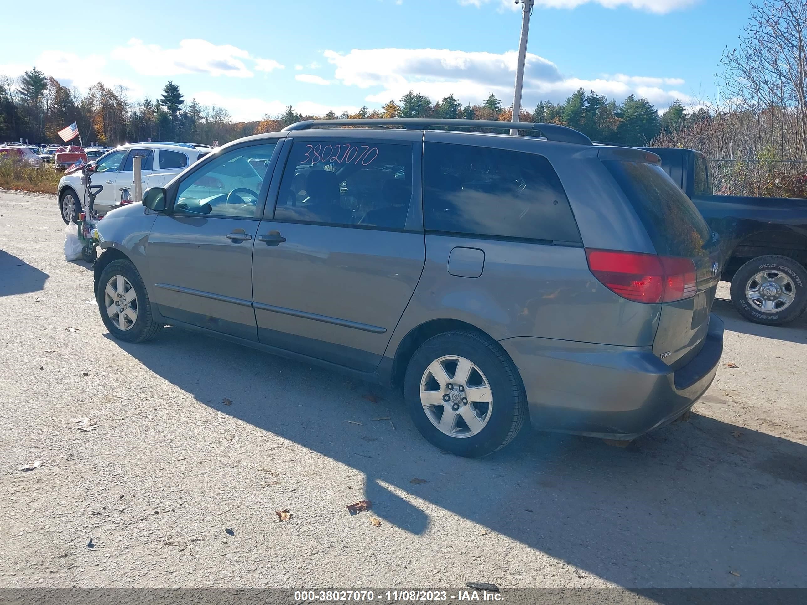 Photo 2 VIN: 5TDZA23C05S271215 - TOYOTA SIENNA 