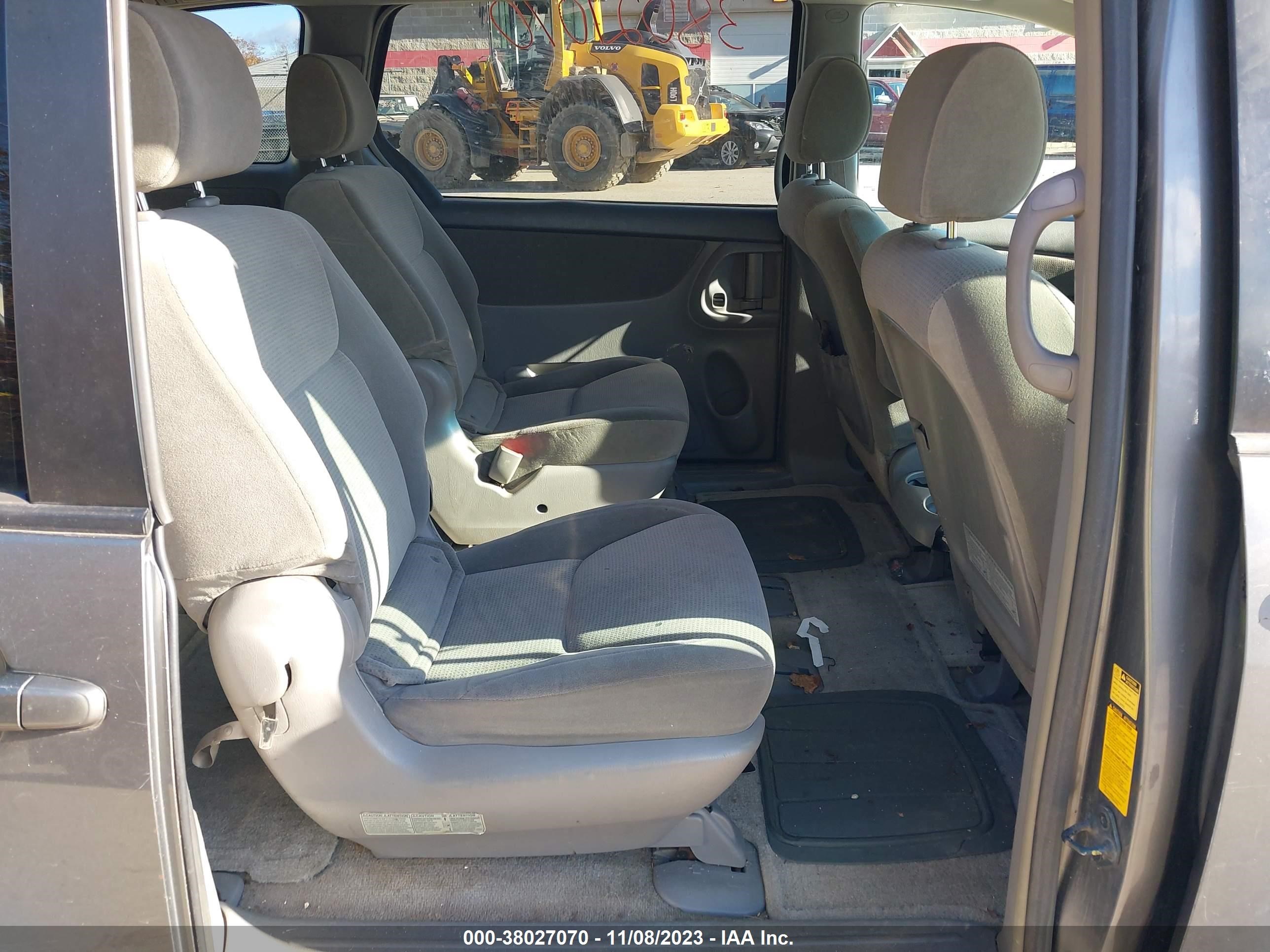 Photo 7 VIN: 5TDZA23C05S271215 - TOYOTA SIENNA 