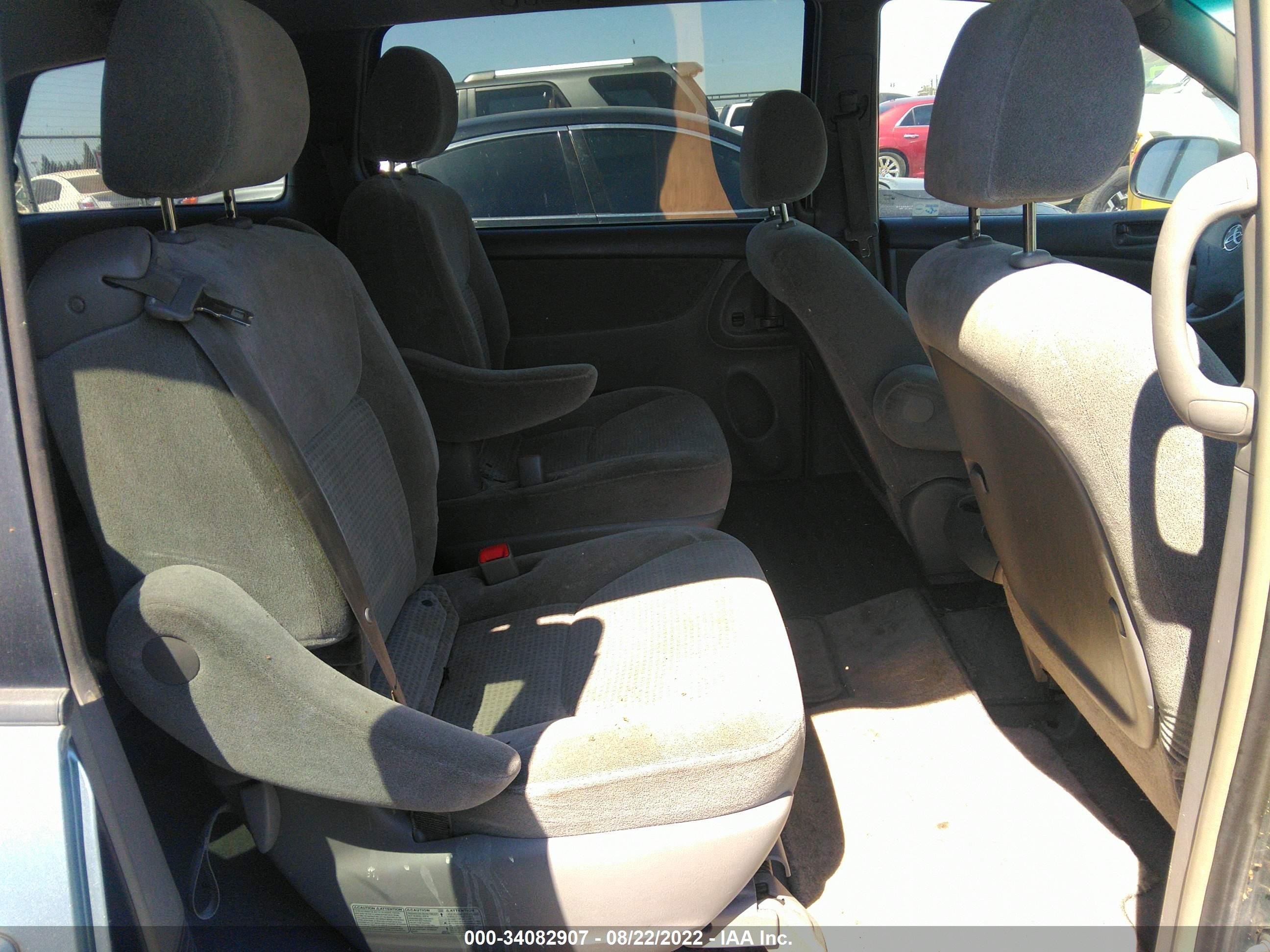 Photo 8 VIN: 5TDZA23C06S483338 - TOYOTA SIENNA 