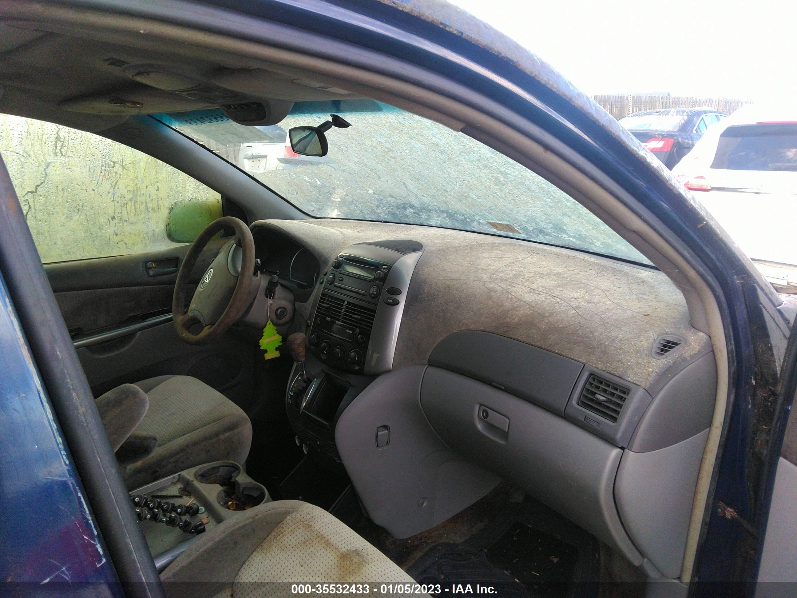 Photo 5 VIN: 5TDZA23C06S573718 - TOYOTA SIENNA 