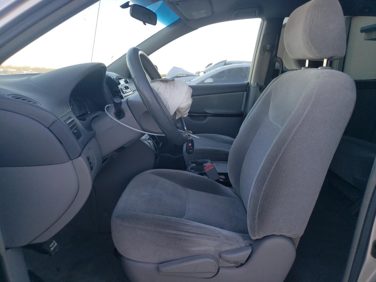 Photo 6 VIN: 5TDZA23C15S324827 - TOYOTA SIENNA 