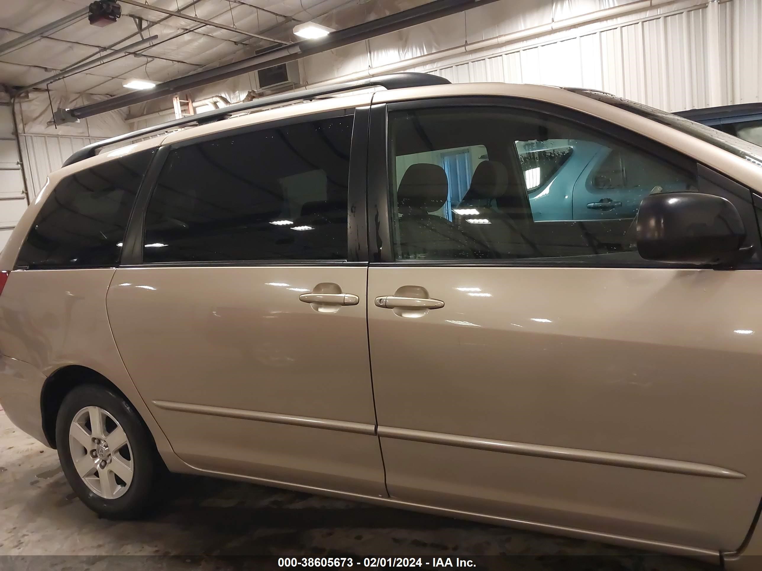 Photo 13 VIN: 5TDZA23C15S375633 - TOYOTA SIENNA 