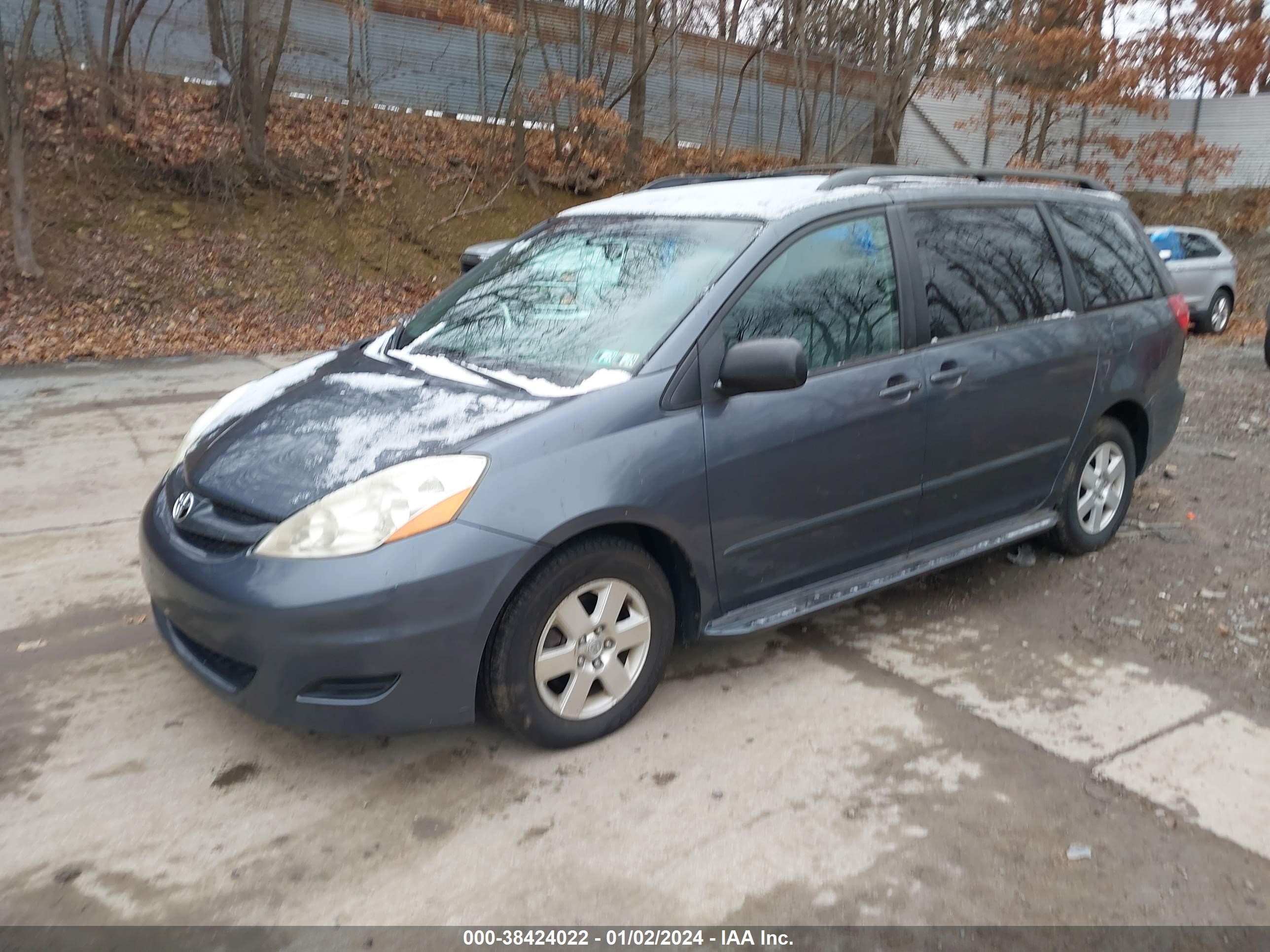 Photo 1 VIN: 5TDZA23C16S406512 - TOYOTA SIENNA 