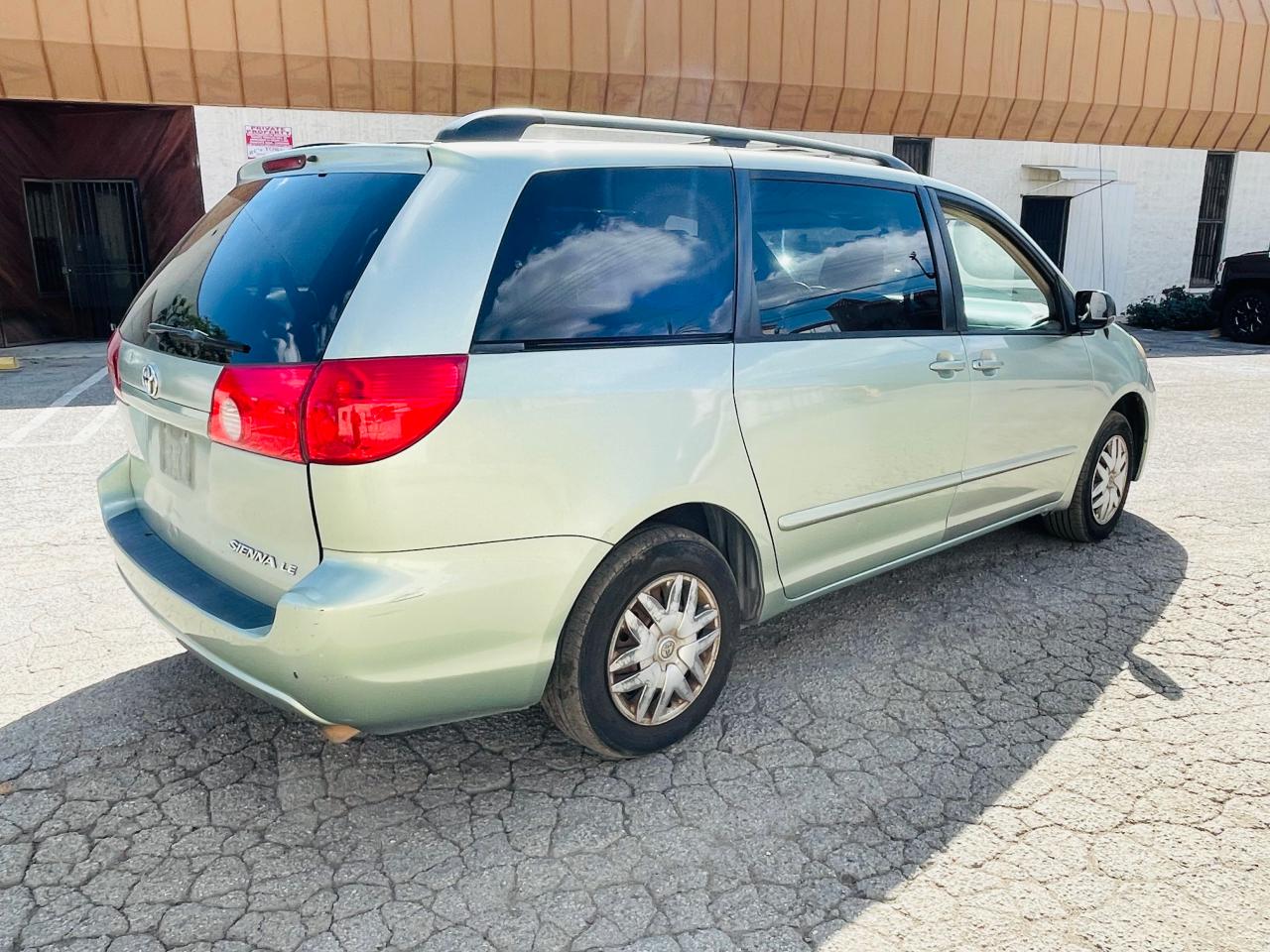 Photo 3 VIN: 5TDZA23C16S489200 - TOYOTA SIENNA CE 