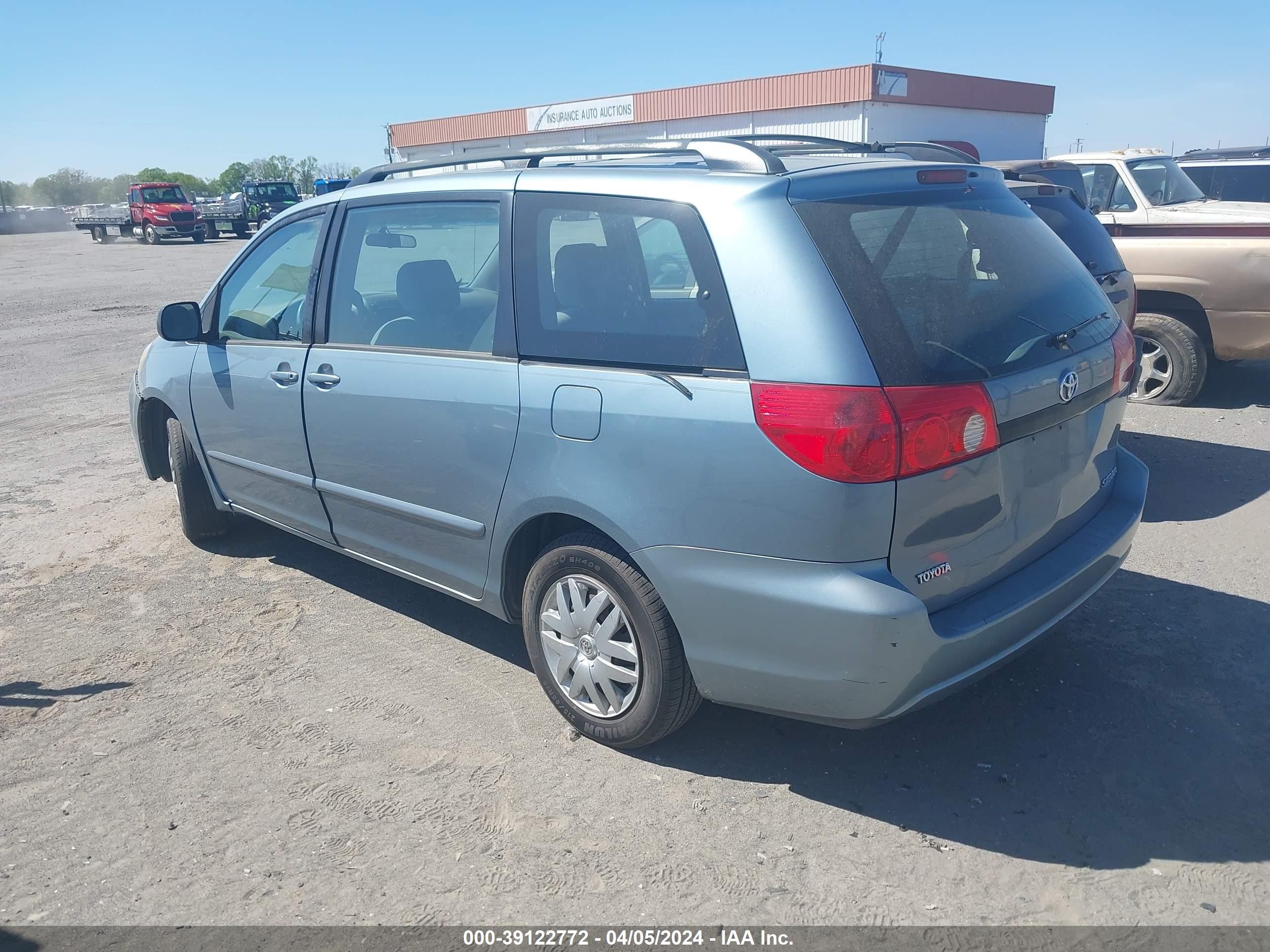 Photo 2 VIN: 5TDZA23C16S492985 - TOYOTA SIENNA 