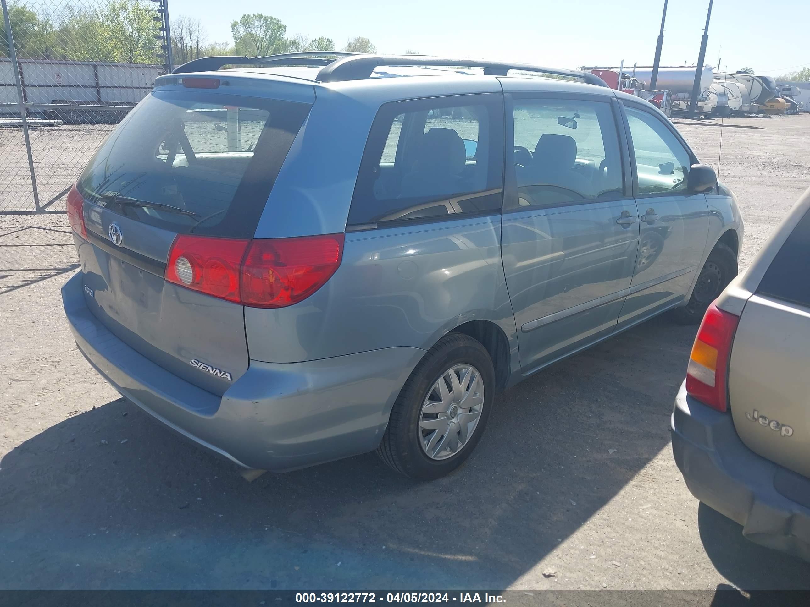 Photo 3 VIN: 5TDZA23C16S492985 - TOYOTA SIENNA 