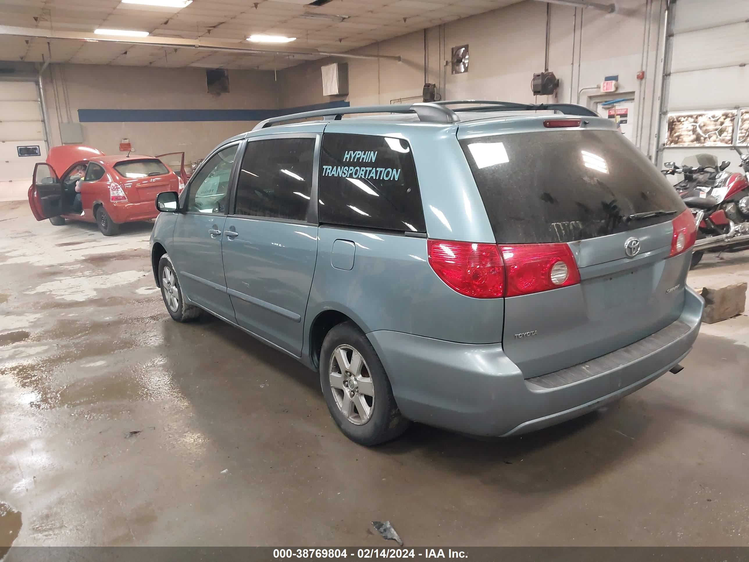 Photo 2 VIN: 5TDZA23C16S526861 - TOYOTA SIENNA 