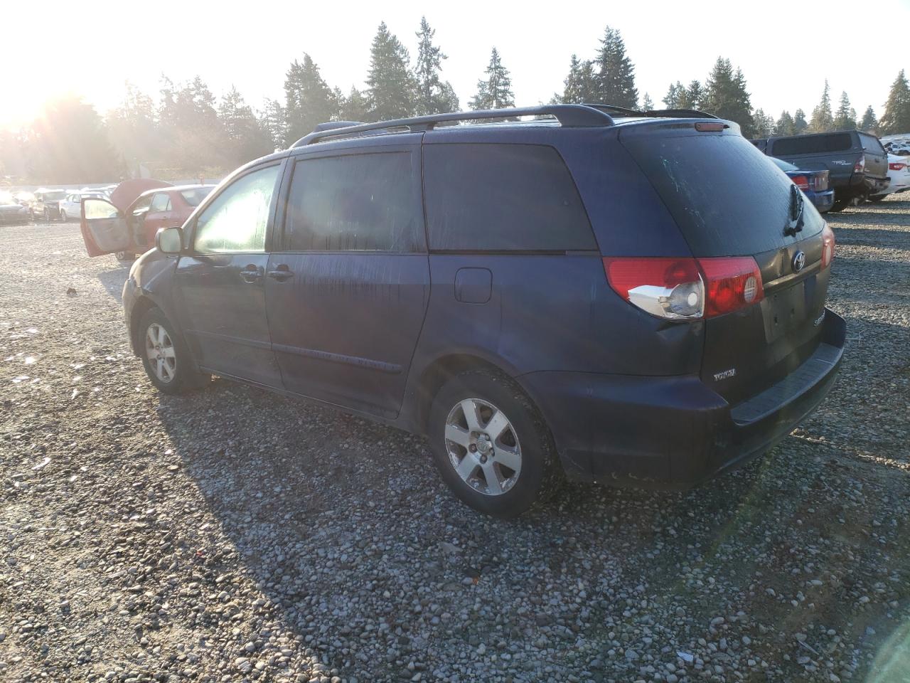 Photo 1 VIN: 5TDZA23C16S553428 - TOYOTA SIENNA 