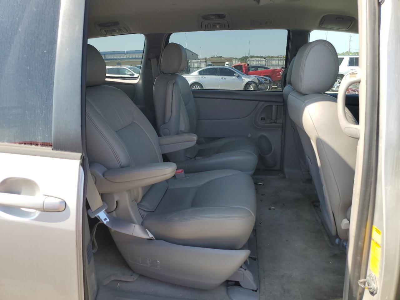 Photo 10 VIN: 5TDZA23C24S085352 - TOYOTA SIENNA 