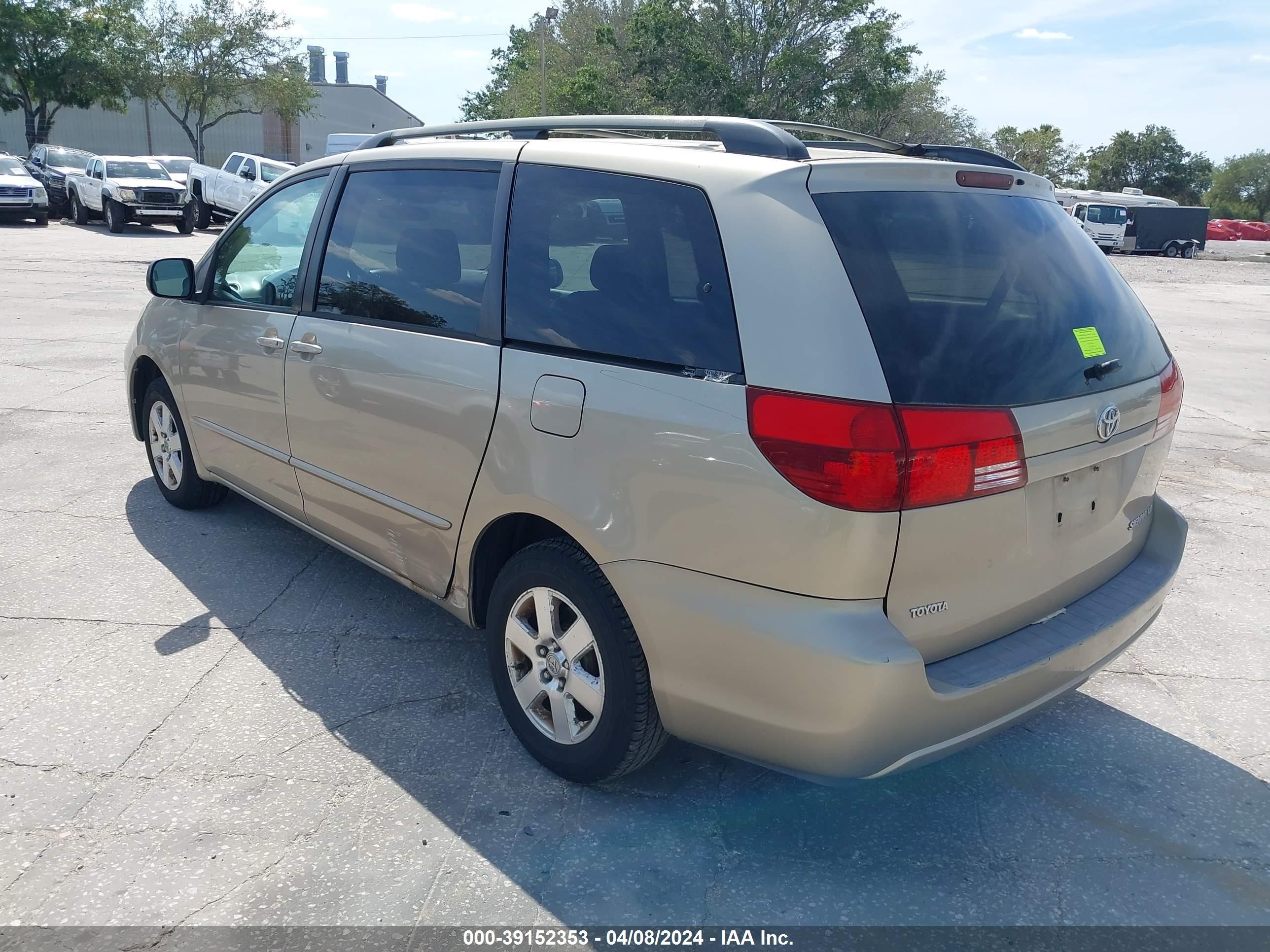 Photo 2 VIN: 5TDZA23C24S203867 - TOYOTA SIENNA 