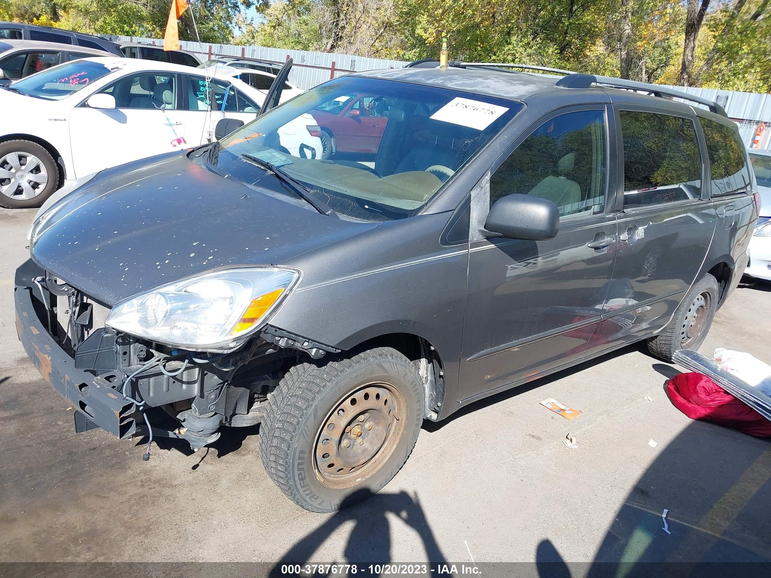 Photo 1 VIN: 5TDZA23C25S253668 - TOYOTA SIENNA 