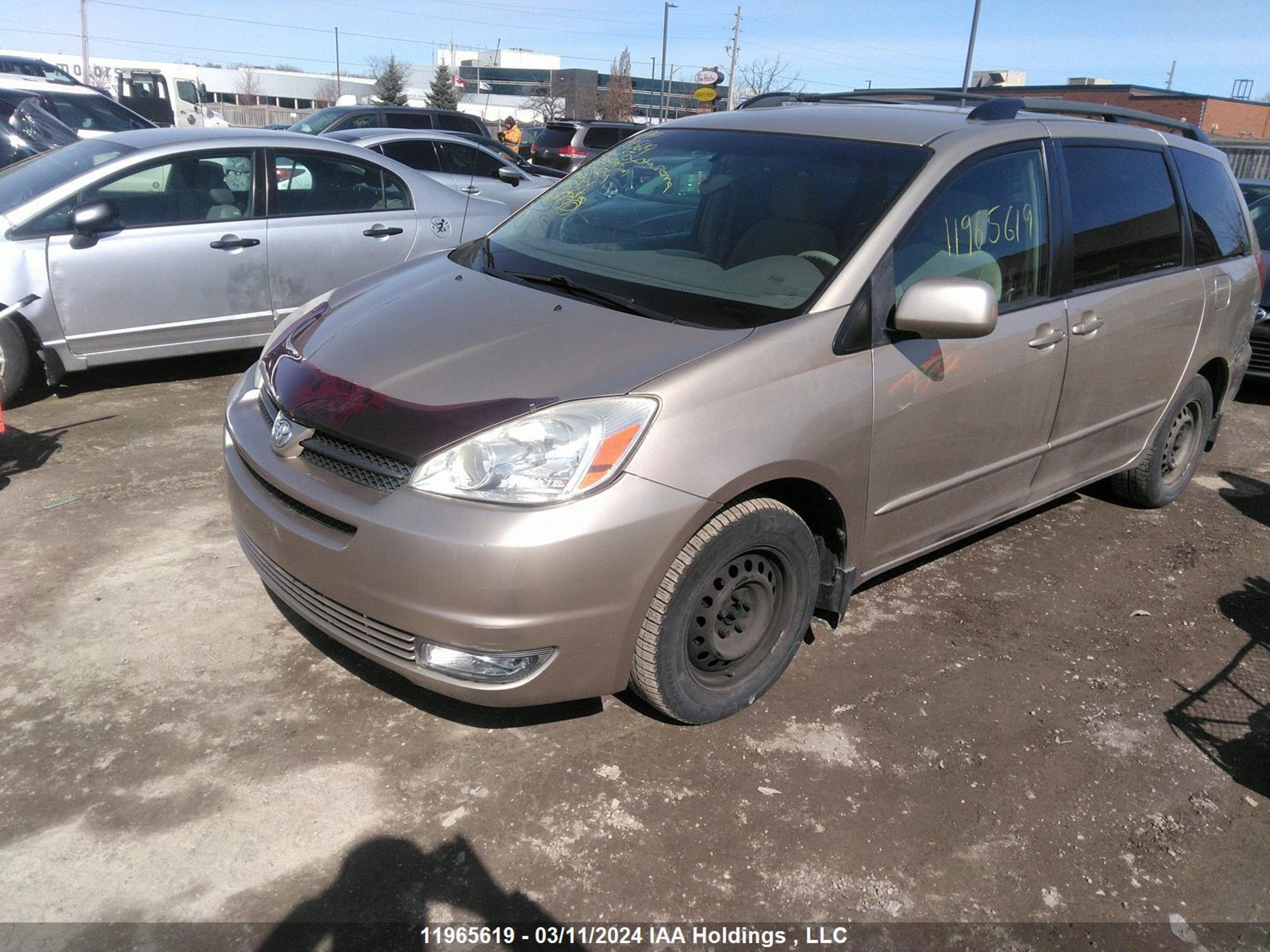 Photo 1 VIN: 5TDZA23C25S256943 - TOYOTA SIENNA 