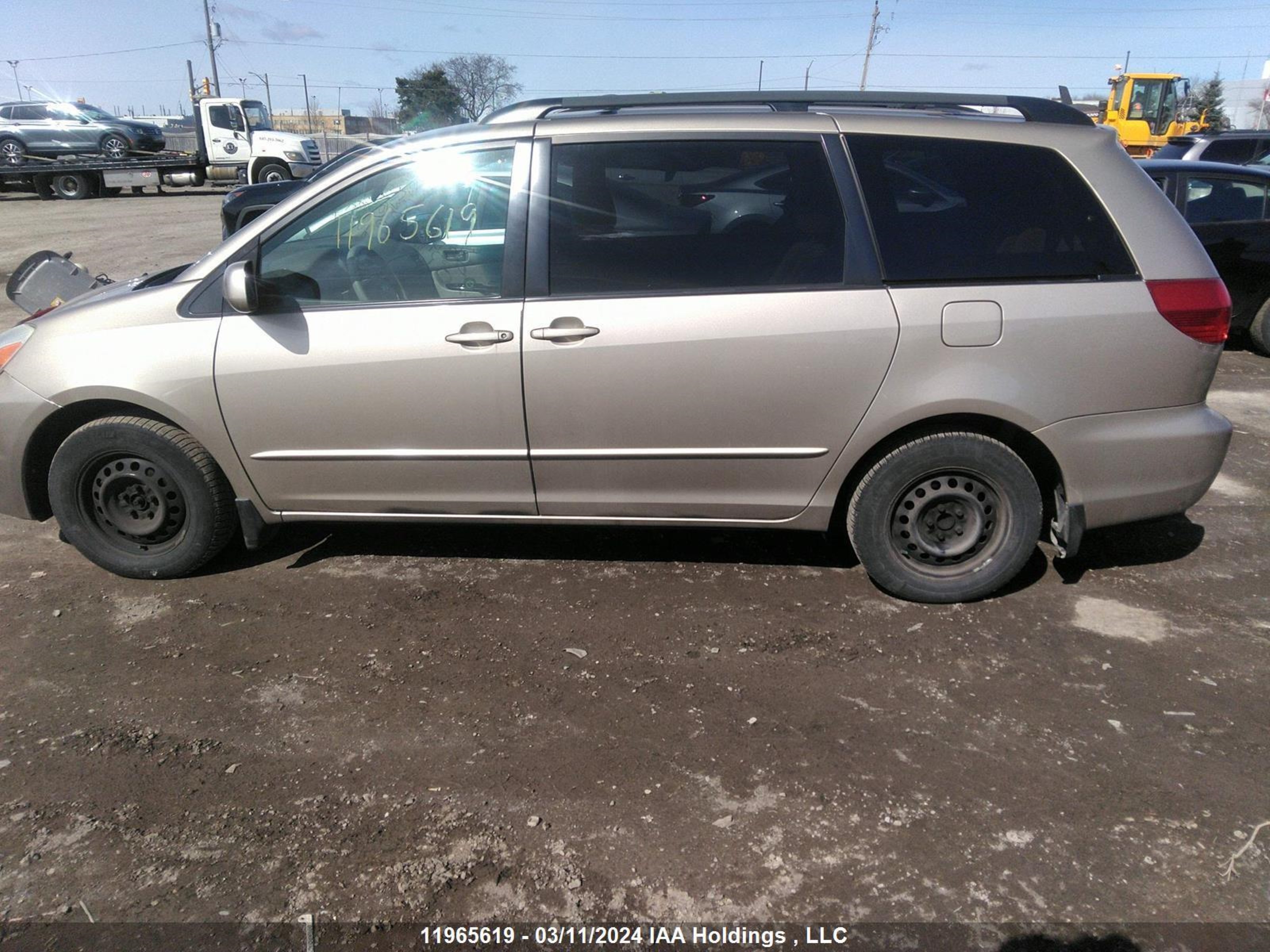 Photo 13 VIN: 5TDZA23C25S256943 - TOYOTA SIENNA 