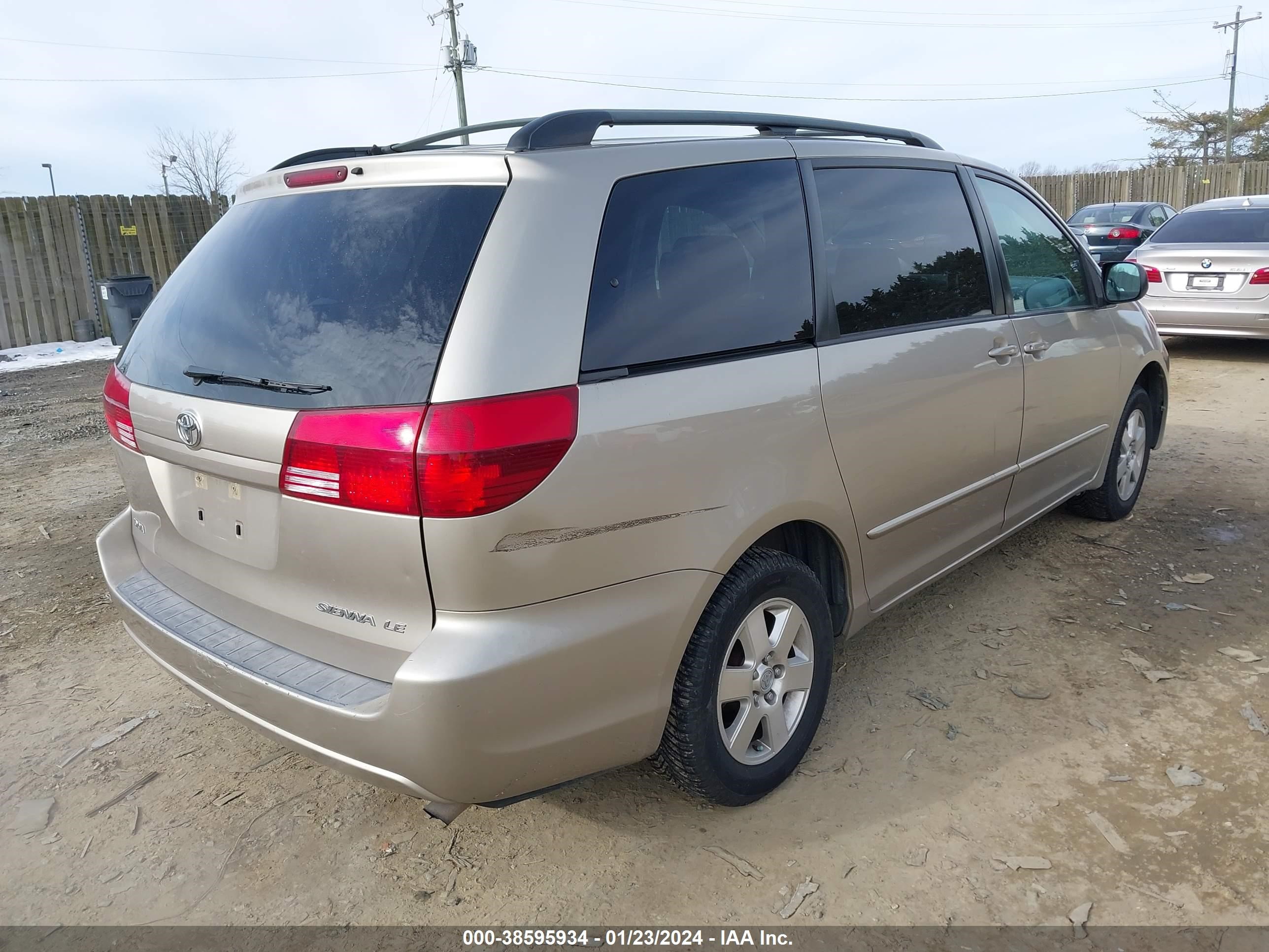 Photo 3 VIN: 5TDZA23C25S346724 - TOYOTA SIENNA 